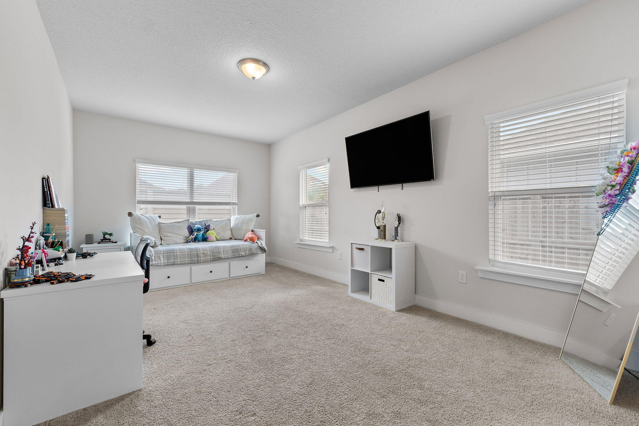 WATERS EDGE - Residential