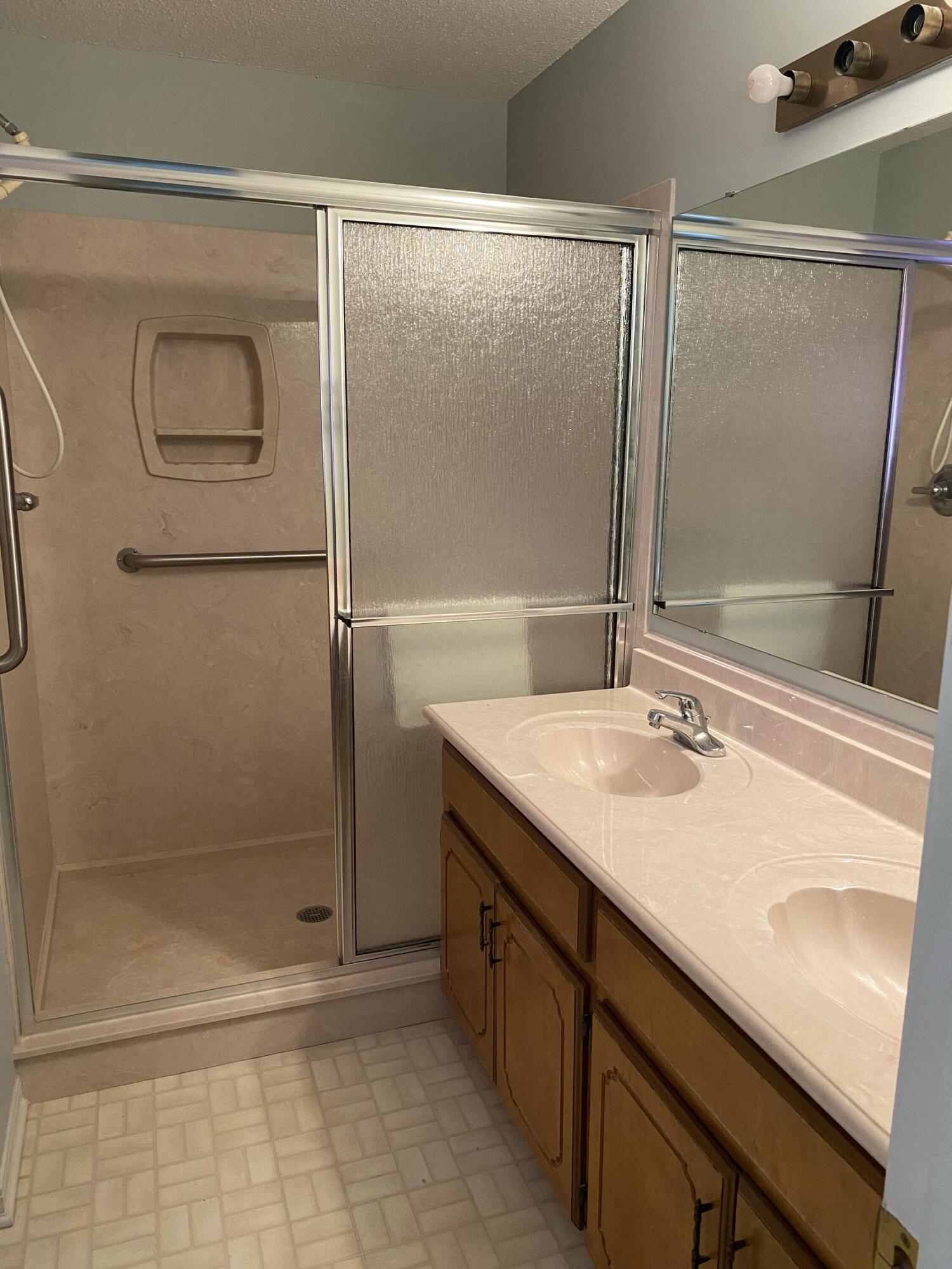 EMERALD GARDENS - Residential