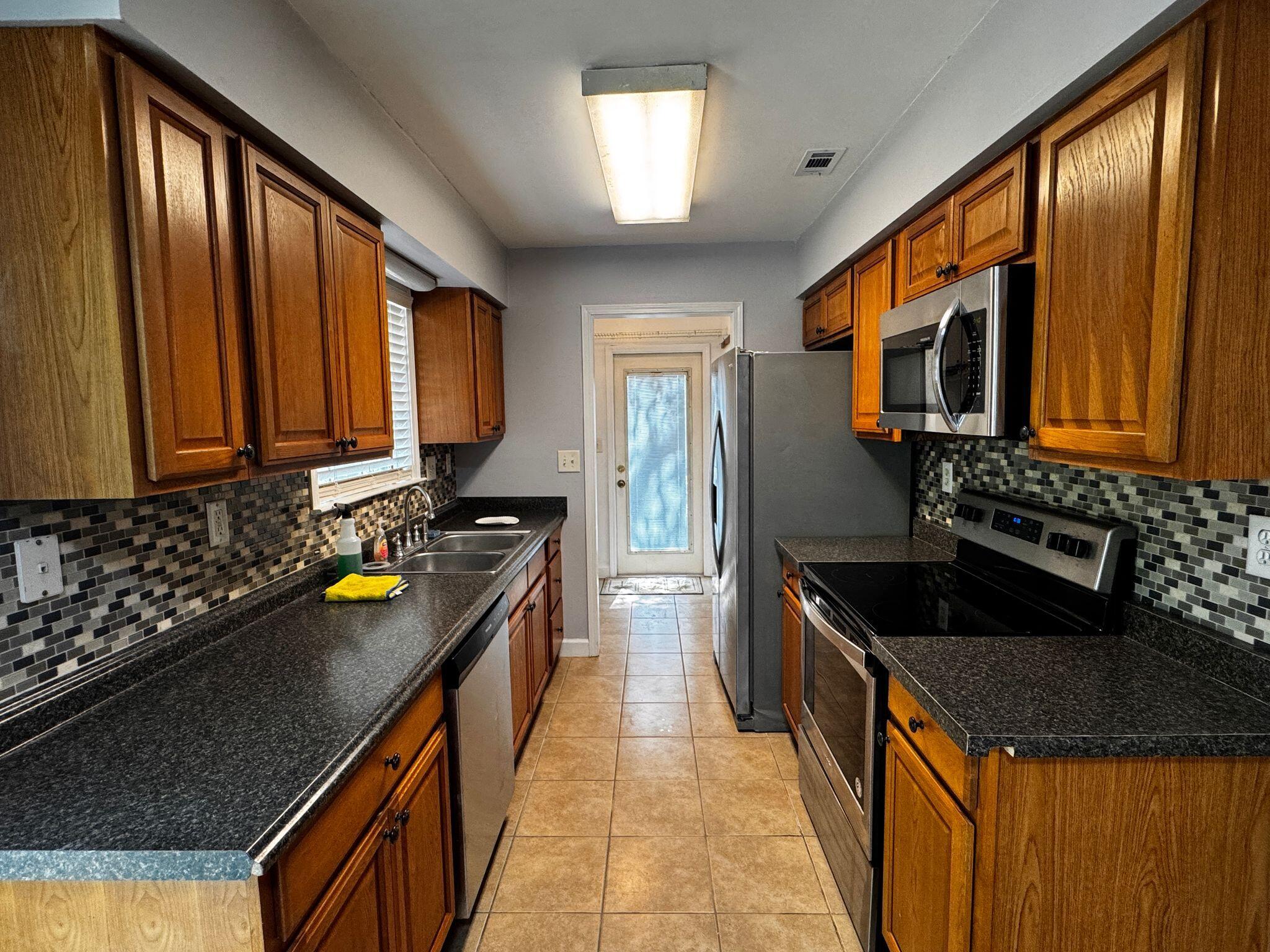 SHOAL CREEK MANOR 1ST ADDN - Residential Lease