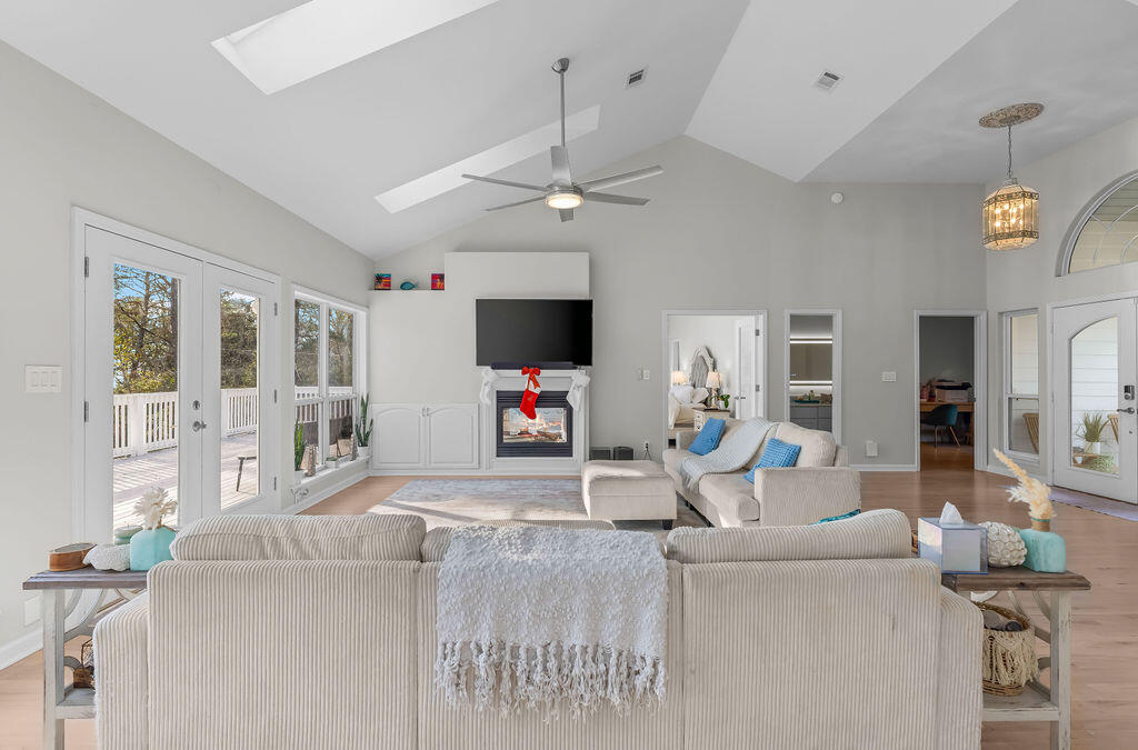 NO RECORDED SUBDIVISION - Residential