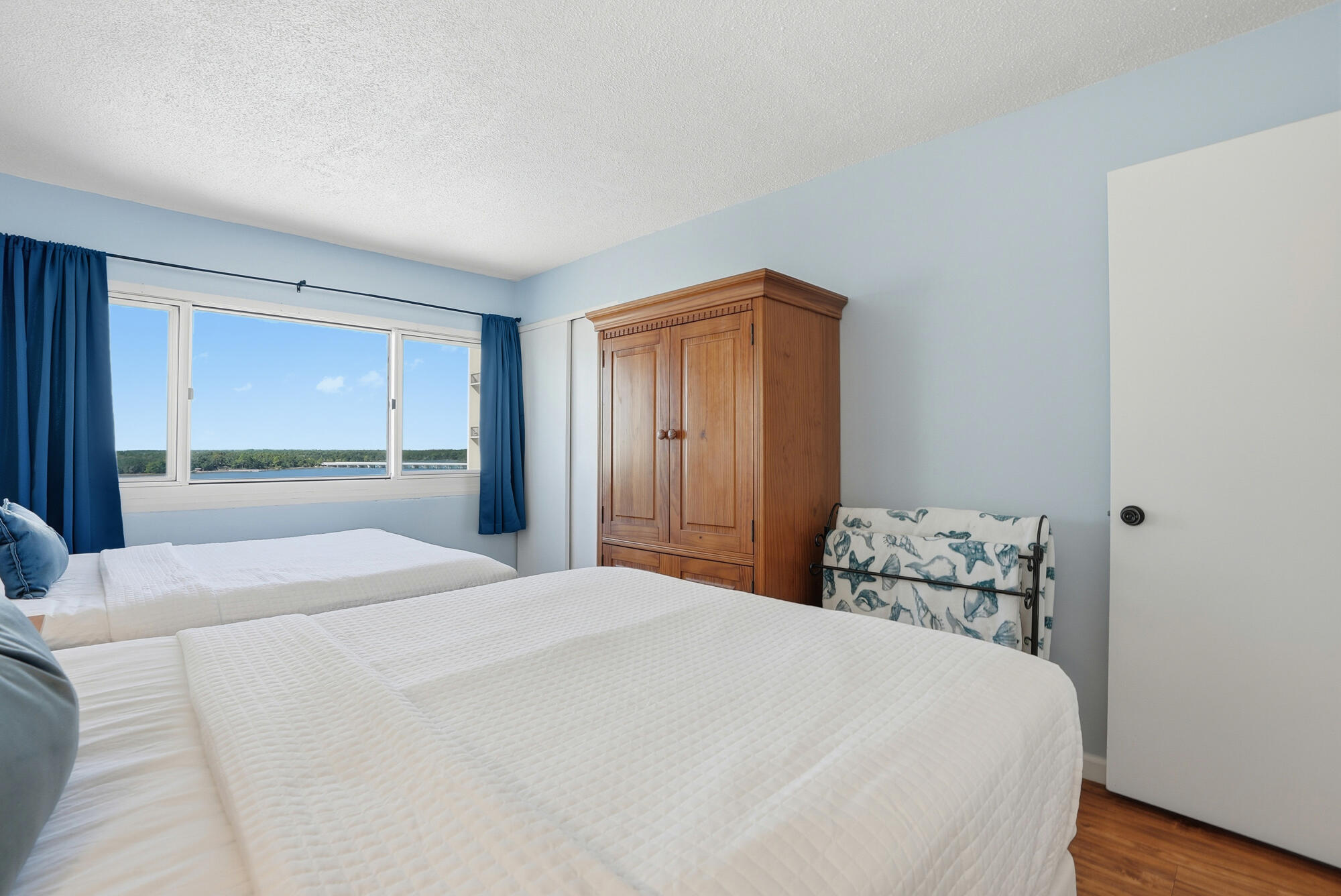 PINNACLE PORT - Residential