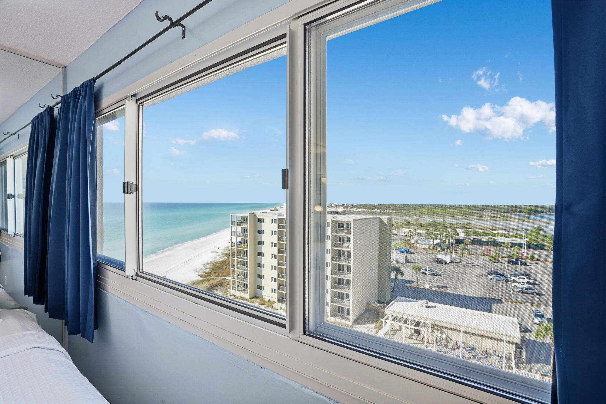 PINNACLE PORT - Residential