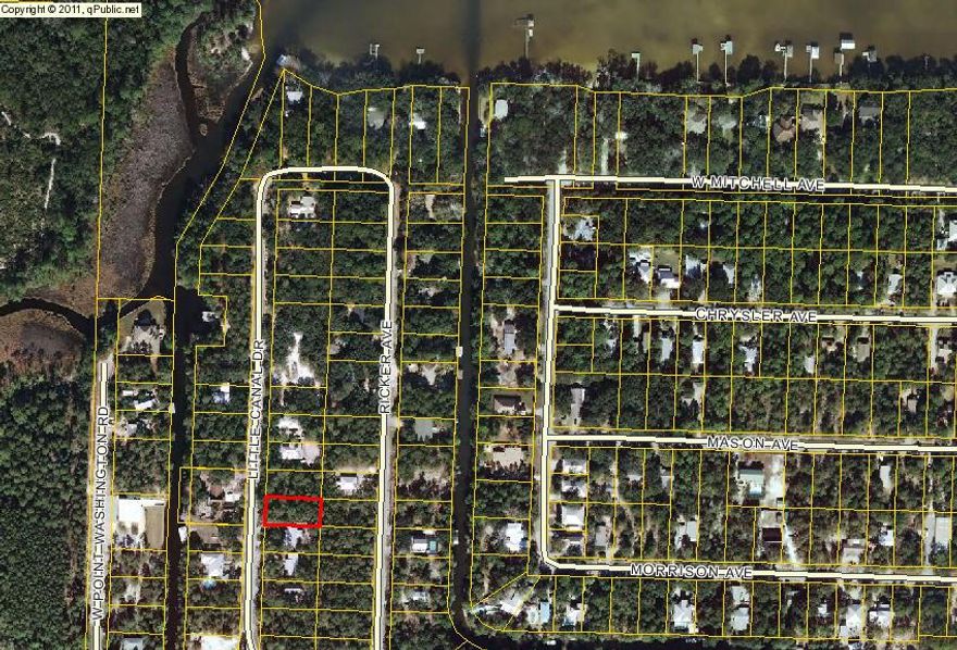 Nice natural vegetation on this home site just blocks from the bay or a few minutes drive to the beach or to Seaside and other beach communities, with state parks and forests nearby, and a short commute to Destin or Panama City Beach.