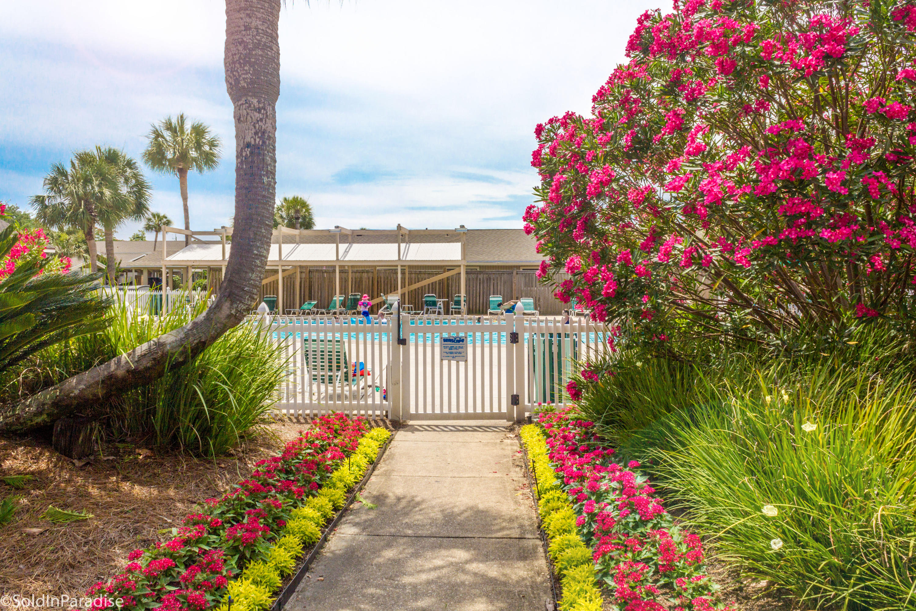 SEASCAPE CONDO GARDEN VILLA - Residential