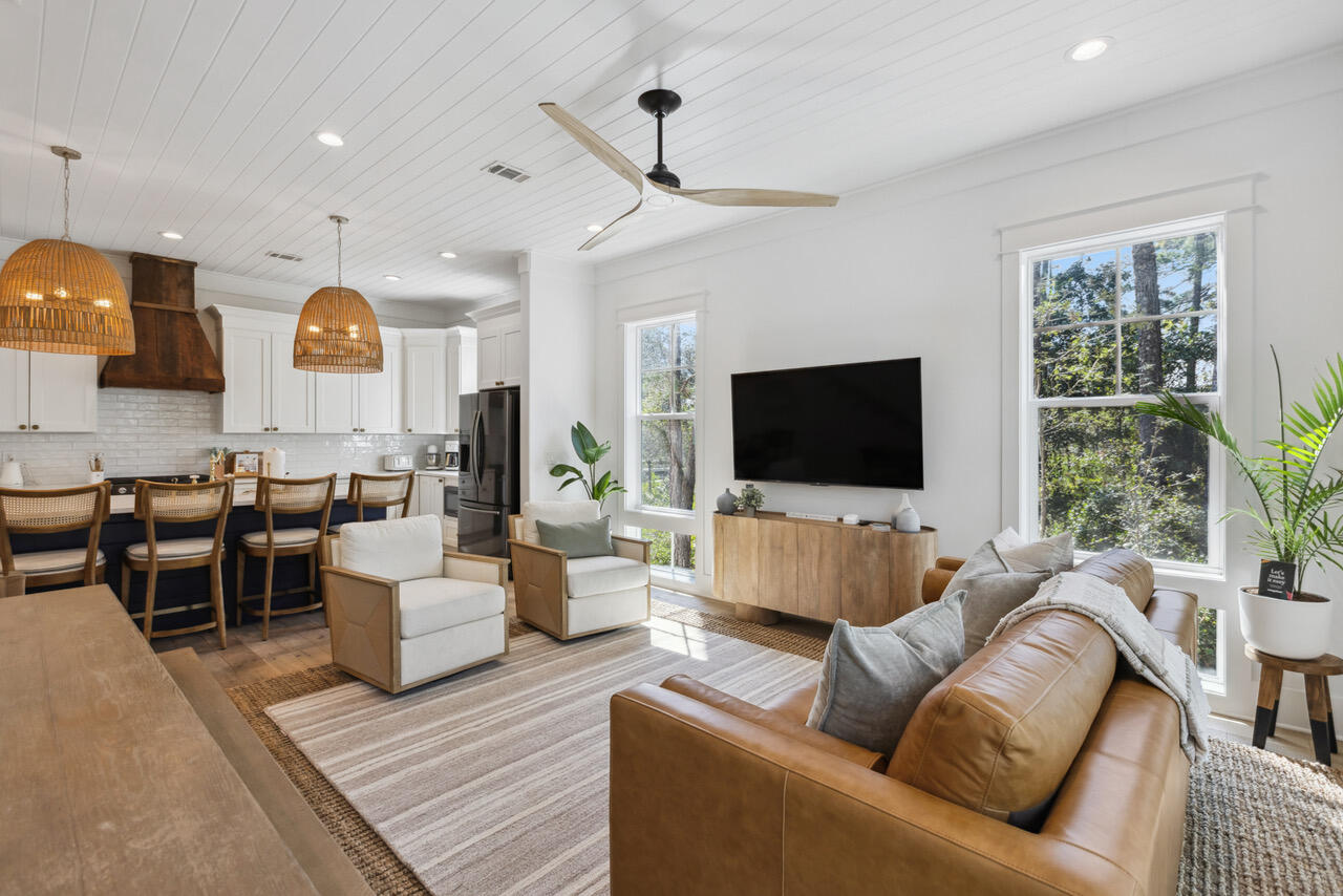 LAKESIDE AT BLUE MOUNTAIN BEACH - Residential