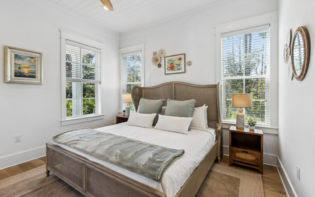 LAKESIDE AT BLUE MOUNTAIN BEACH - Residential