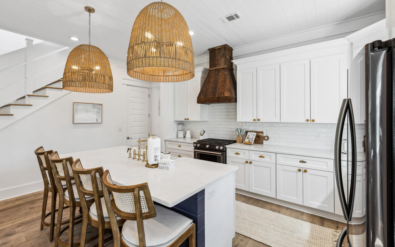 LAKESIDE AT BLUE MOUNTAIN BEACH - Residential