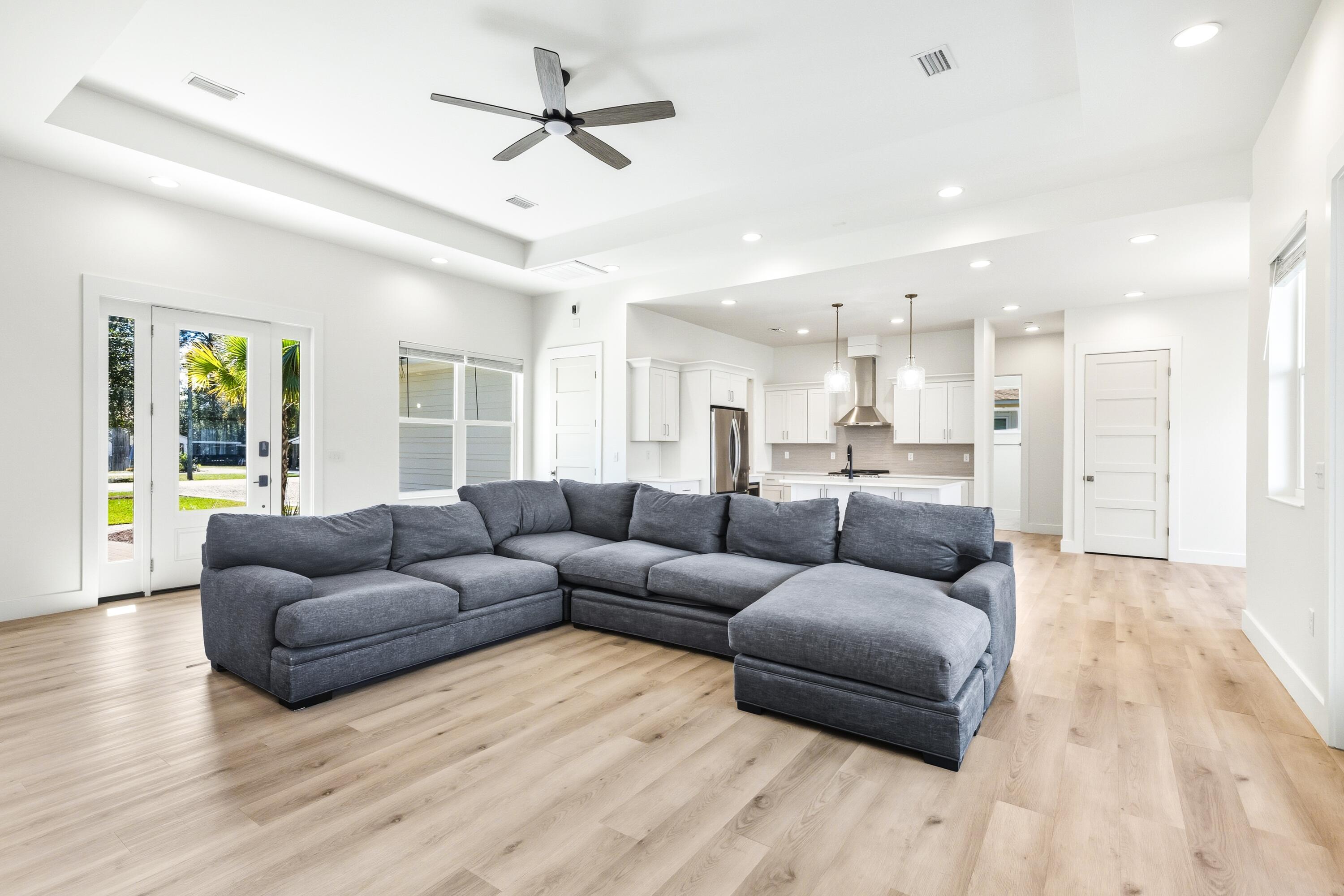 219 Loral Rd - Residential