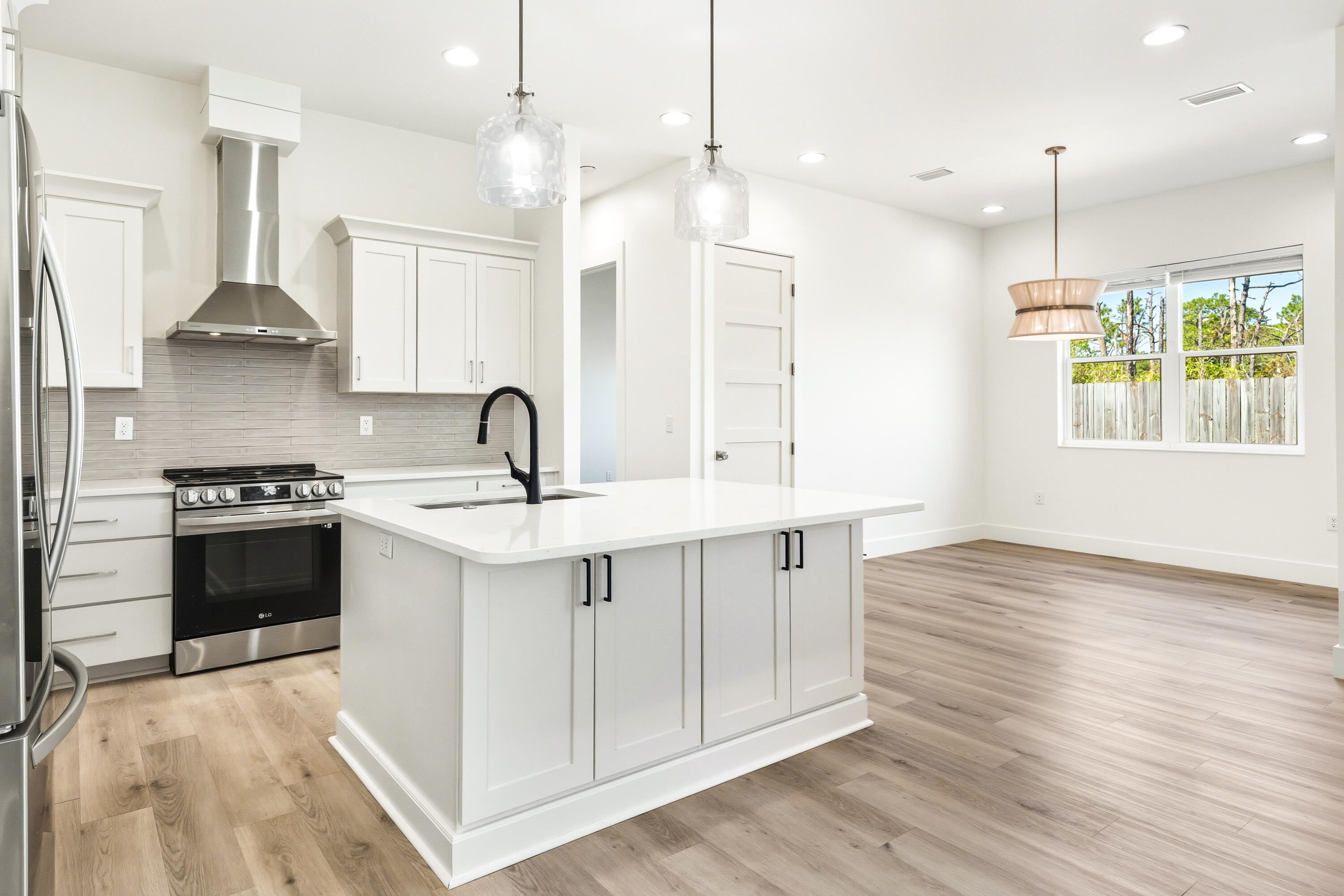 219 Loral Rd - Residential