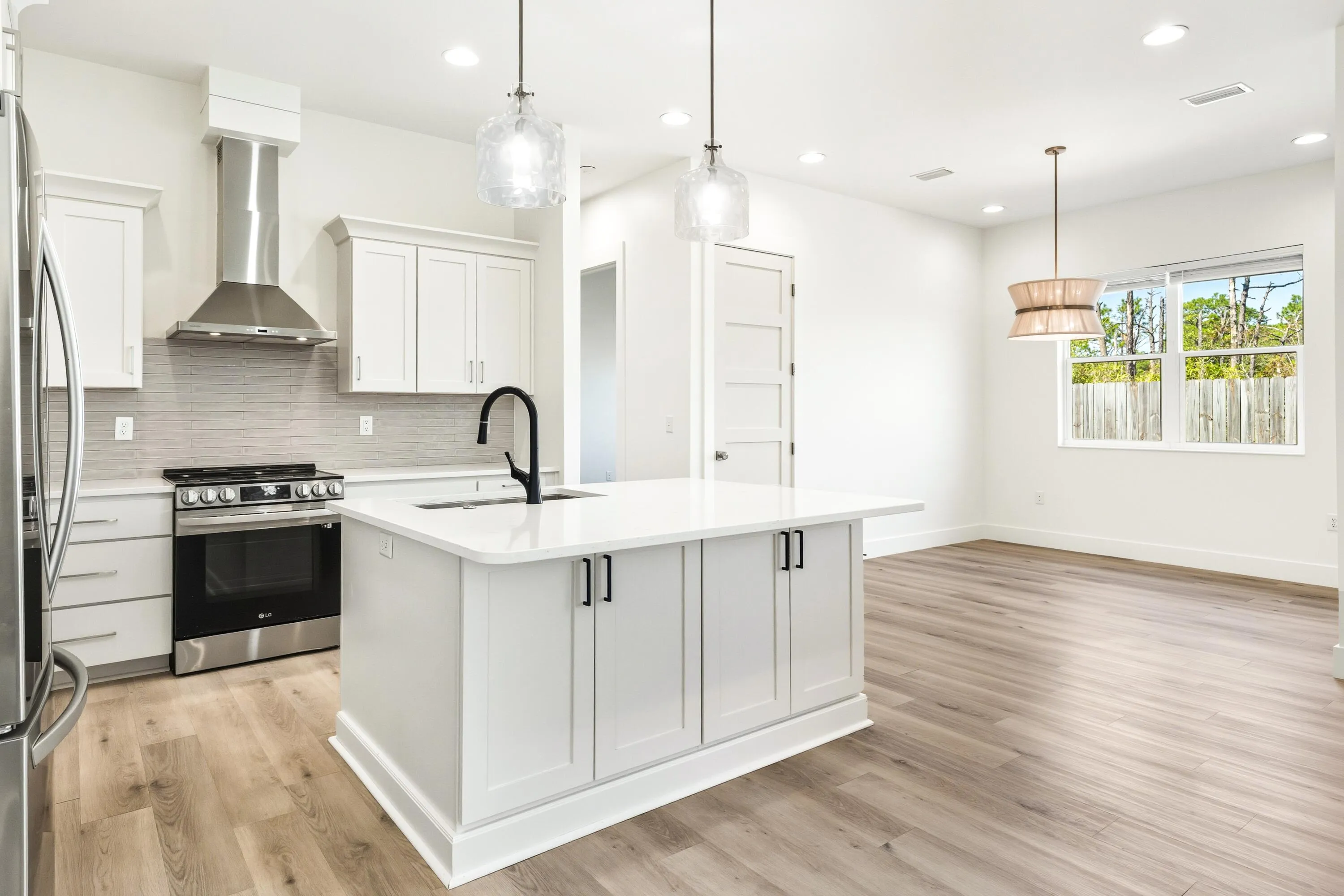 Santa Rosa Beach, Florida 32459, United States, 4 Bedrooms Bedrooms, ,3 BathroomsBathrooms,Residential,Active,230212