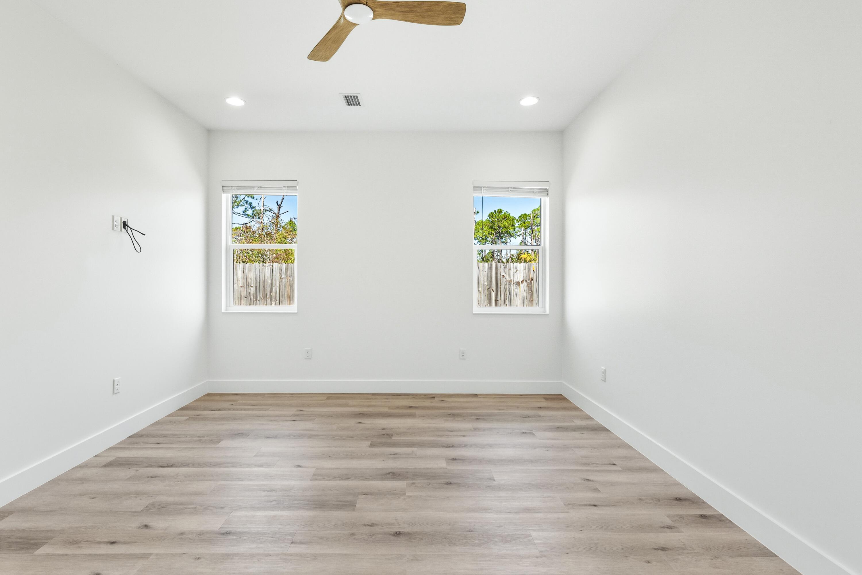 219 Loral Rd - Residential