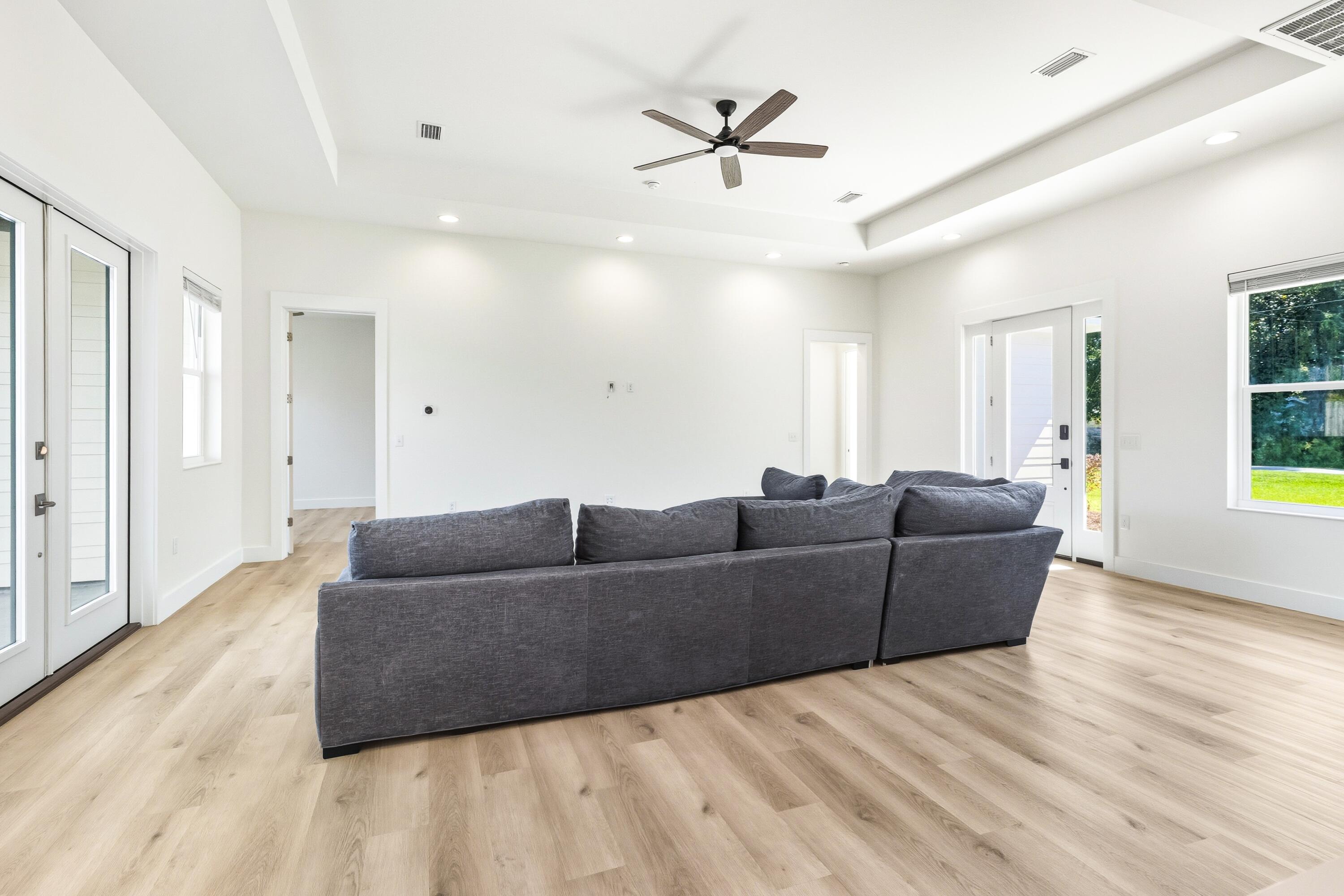 219 Loral Rd - Residential