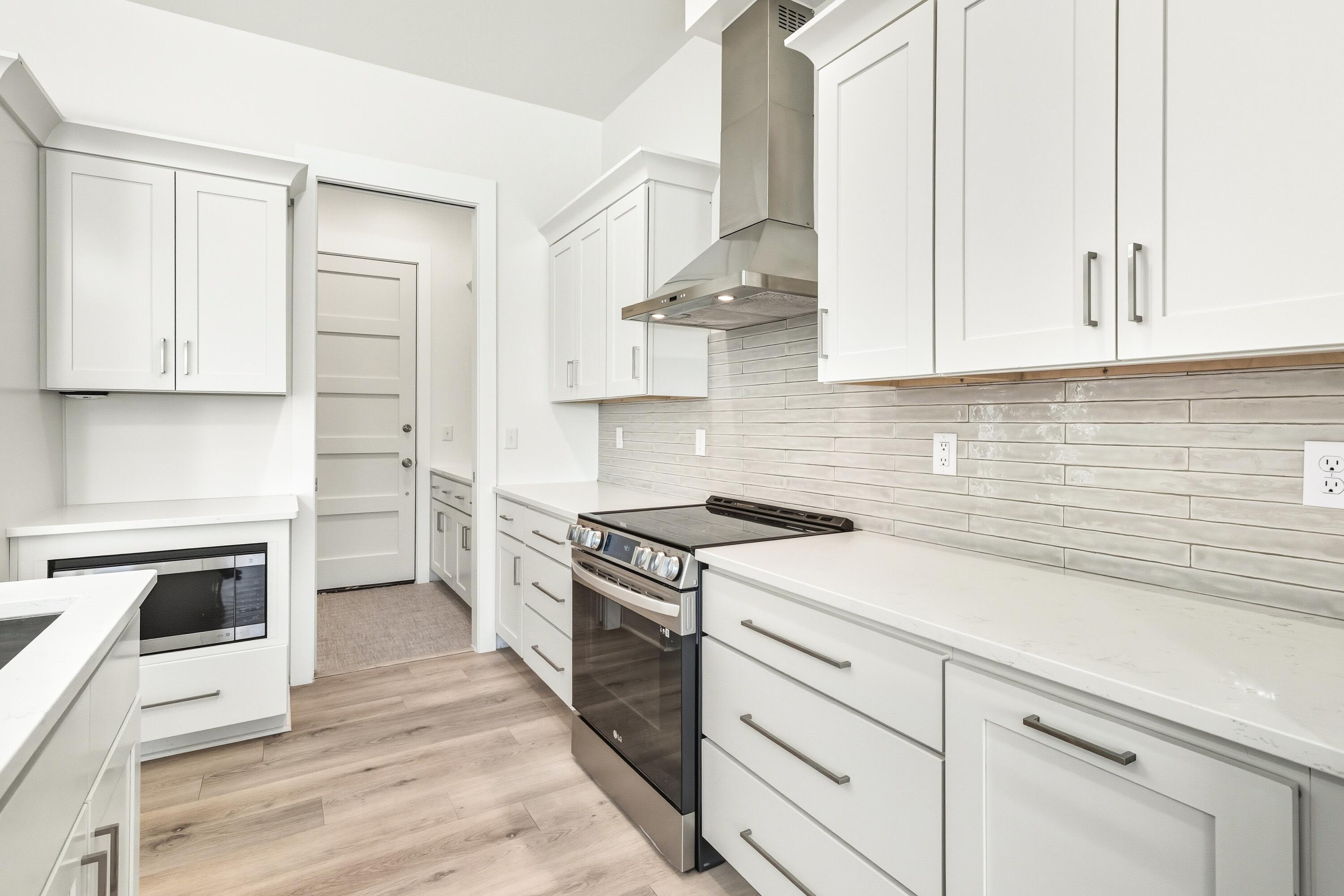 219 Loral Rd - Residential