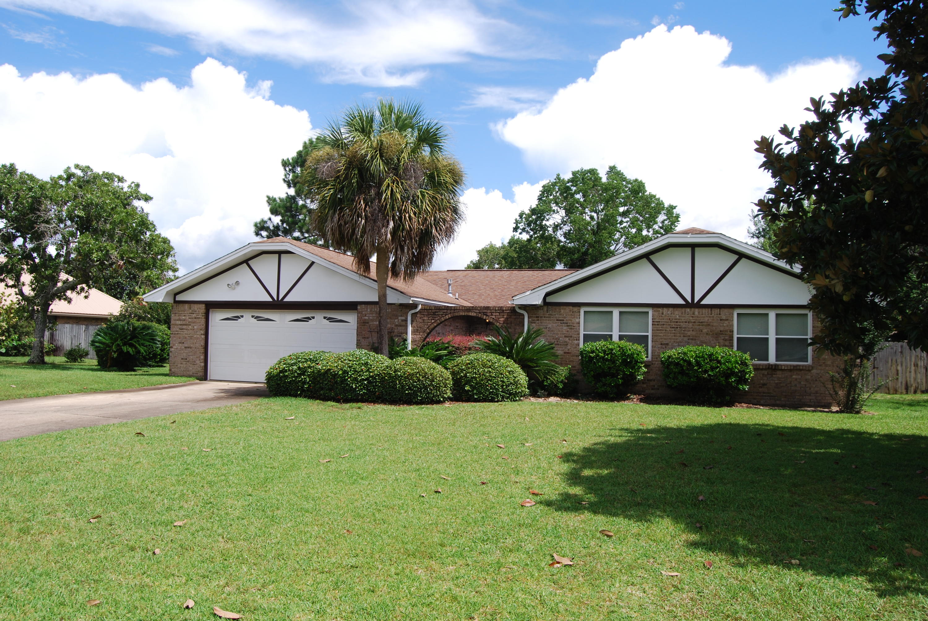 4 BEDROOM HOME AT A GREAT PRICE IN BLUEWATER BAY. LIVING ROOM AND FAMILY ROOM WITH WOOD FLOORS, LARGE KITCHEN WITH BREAKFAST BAR AND ALL APPLIANCES INCLUDED, A FORMAL DINING AREA,CROWN MOLDING, LARGE MASTER SUITE WITH UPDATED BATH AND A LARGE WALK IN CLOSET, HALL BATH HAS DOUBLE VANITIES AND A TUB SHOWER COMBO. LARGE OVERSIZED 2 CAR GARAGE, TWO OPEN PATIOS, PRIVACY FENCED BACKYARD, LOT IS ALMOST ONE HALF ACRE, HOUSE HAS PUBLIC WATER AND PUBLIC SEWER, LUSH LANDSCAPING, A WELL FOR THE SPRINKLER SYSTEM AND THE ELEMENTARY SCHOOL IS BLUEWATER ELEMENTARY.