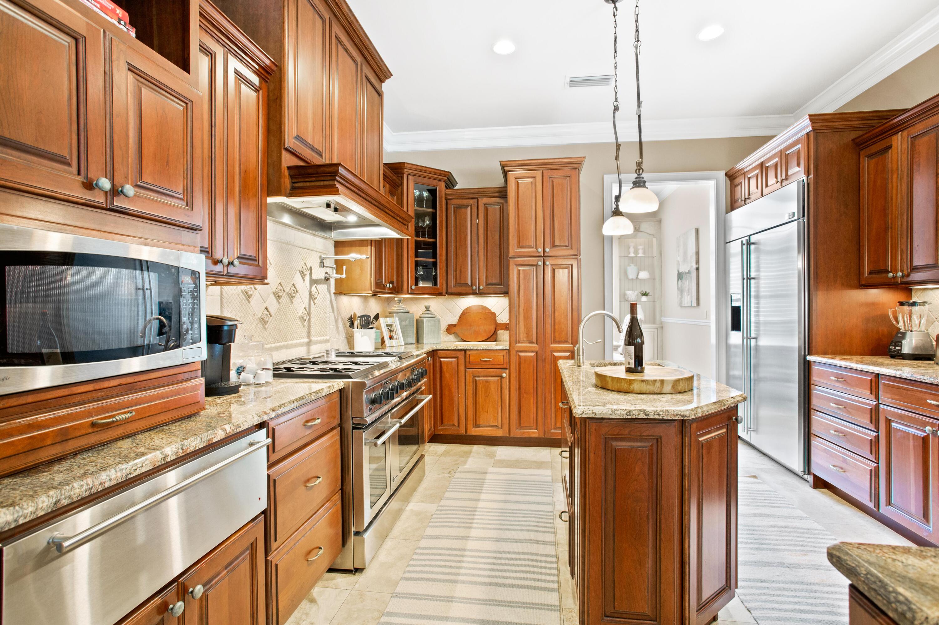 BURNT PINE - Residential