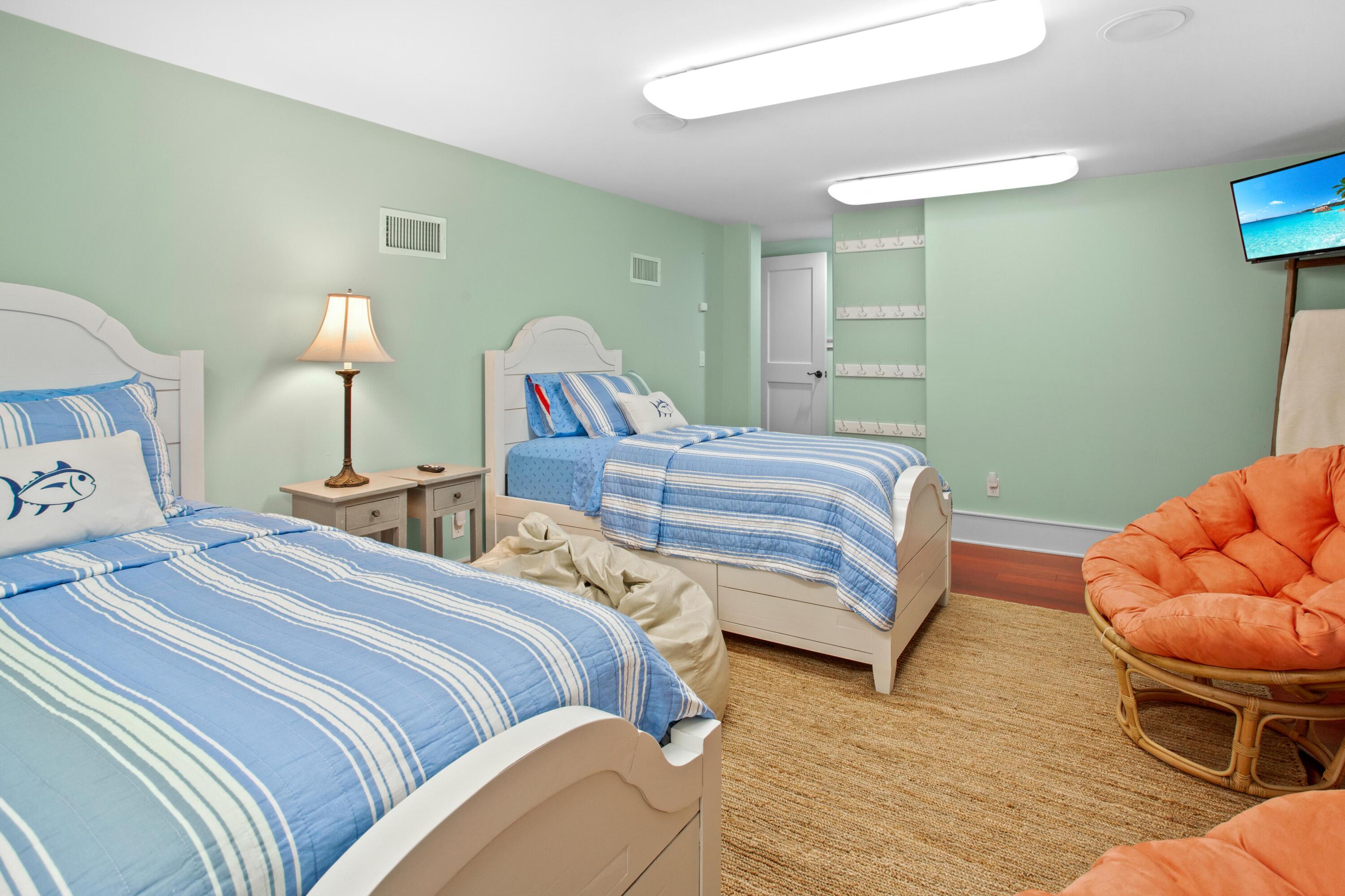 BURNT PINE - Residential