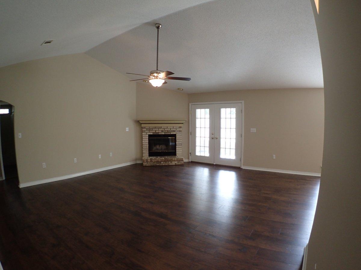 COUNTRY CLUB ESTATES - Residential