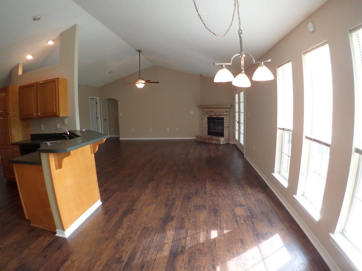 COUNTRY CLUB ESTATES - Residential