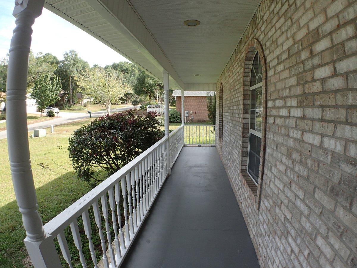 COUNTRY CLUB ESTATES - Residential