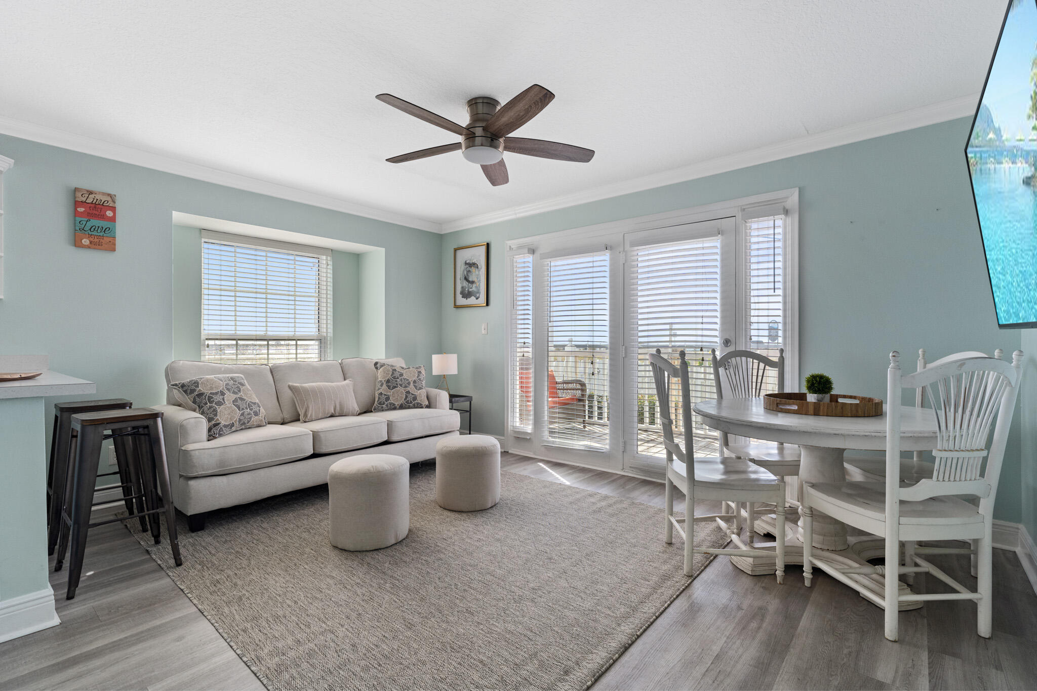 SUMMER BREEZE CONDO - Residential