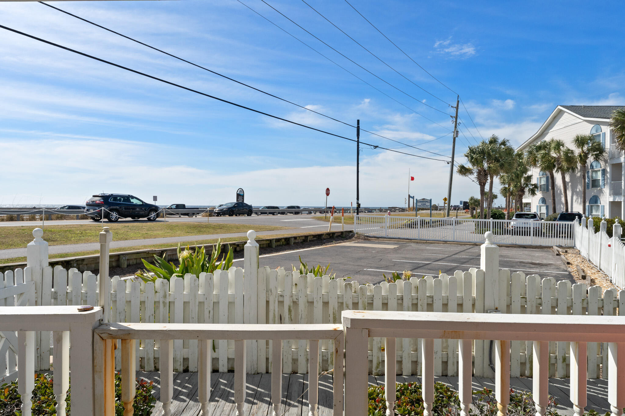 SUMMER BREEZE CONDO - Residential