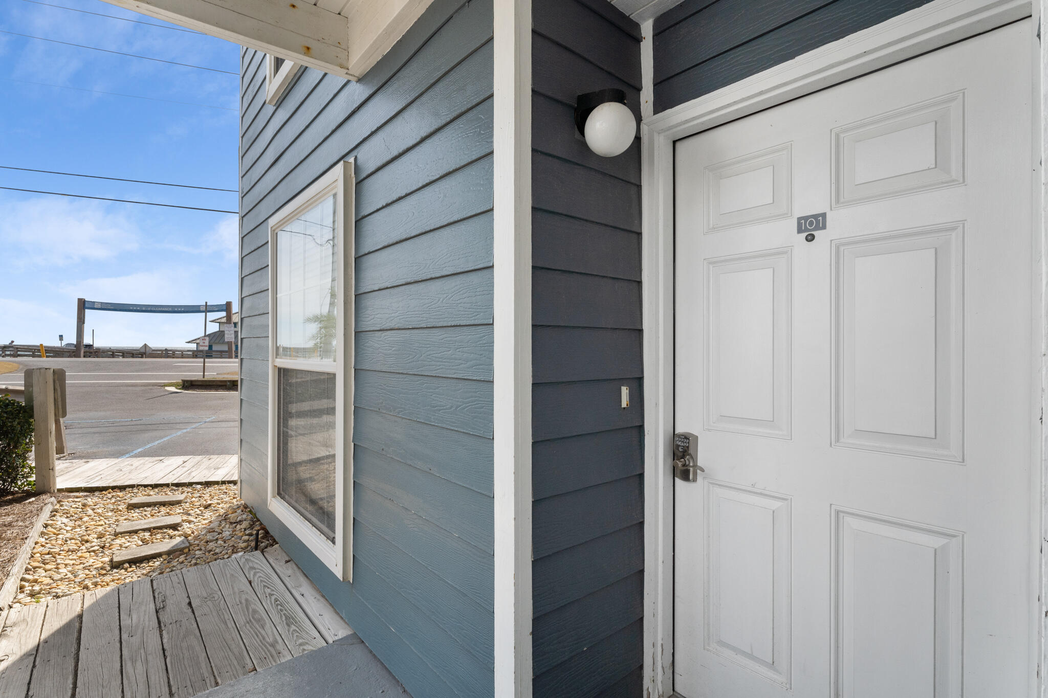 SUMMER BREEZE CONDO - Residential