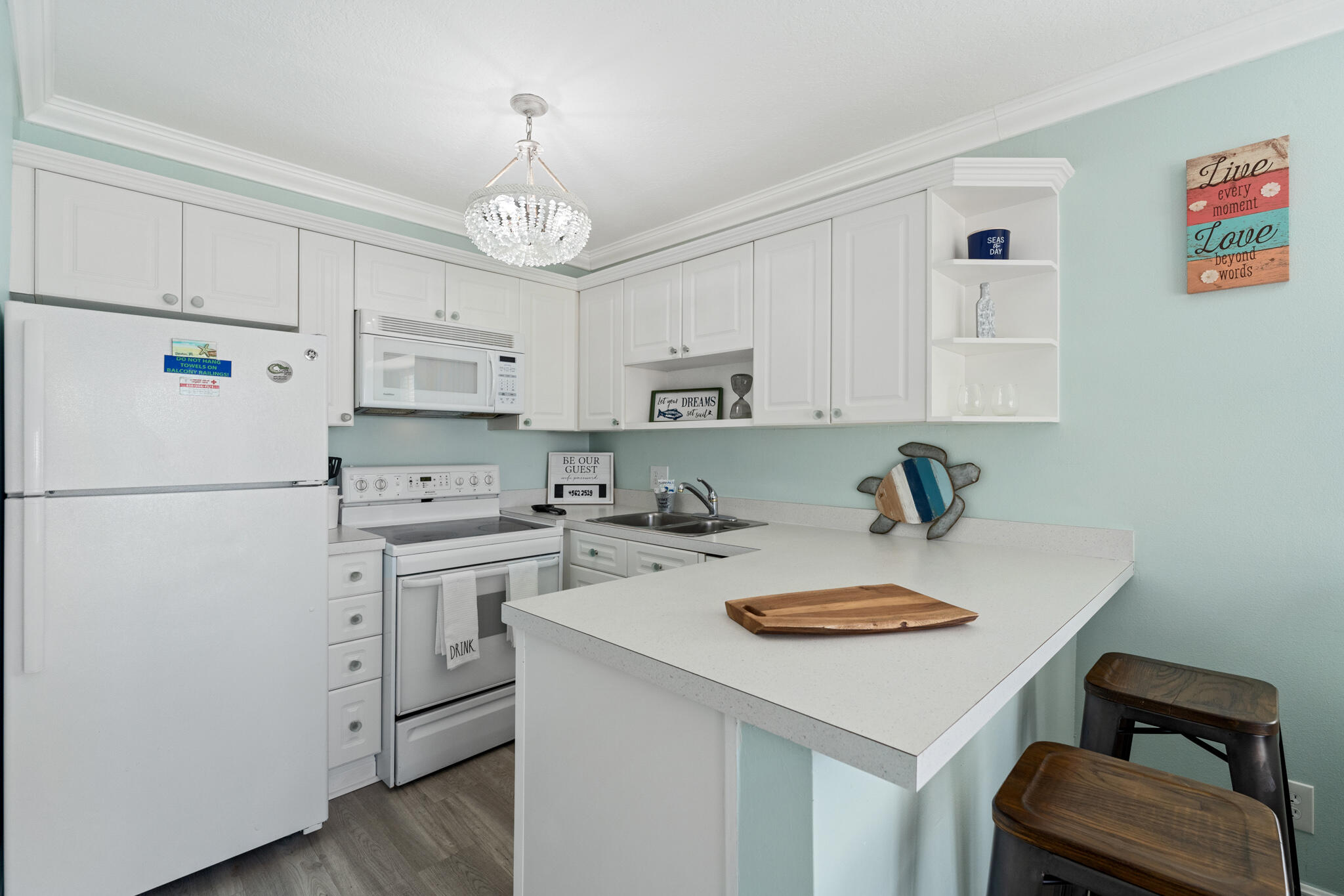 SUMMER BREEZE CONDO - Residential