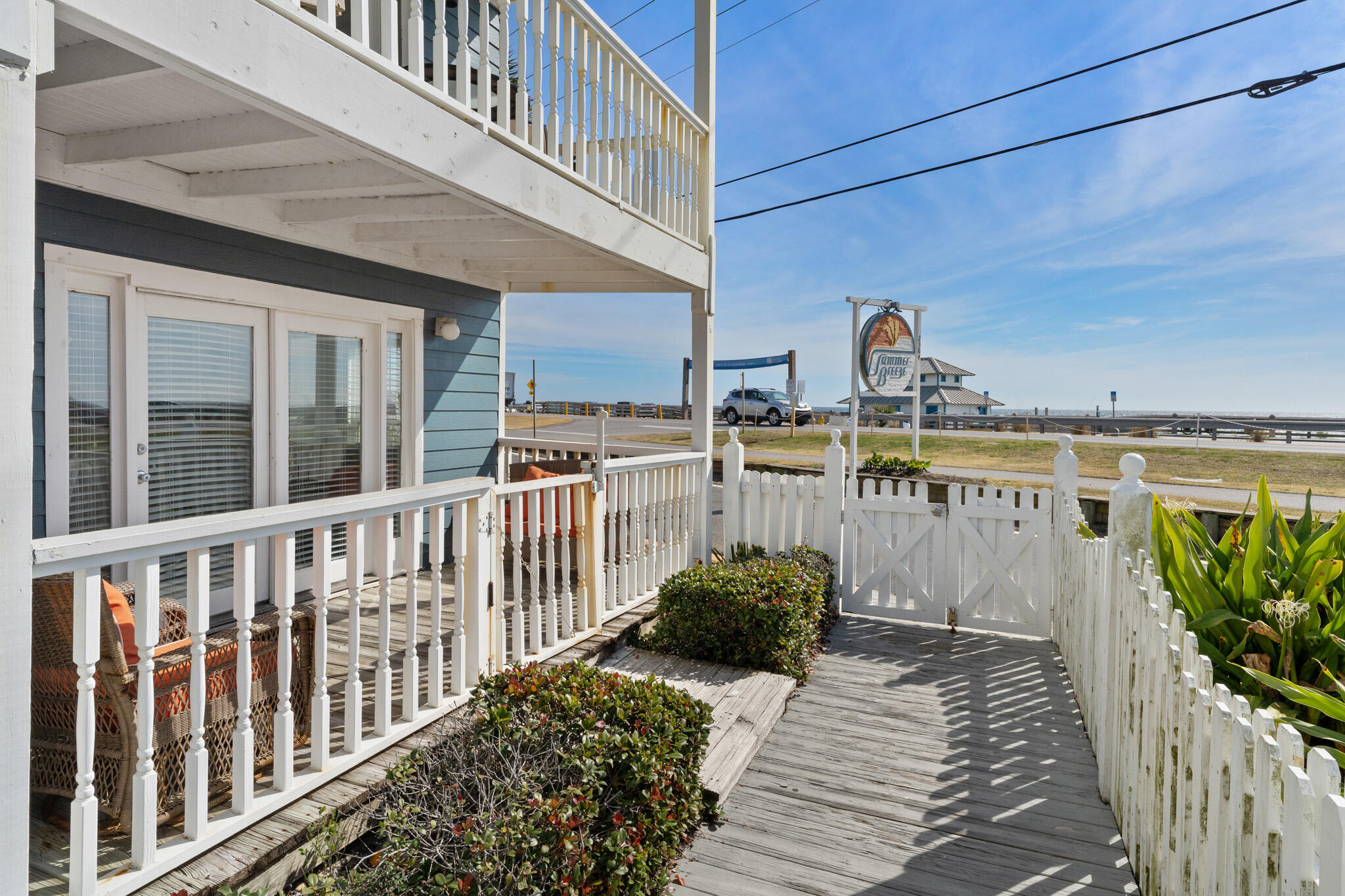 SUMMER BREEZE CONDO - Residential