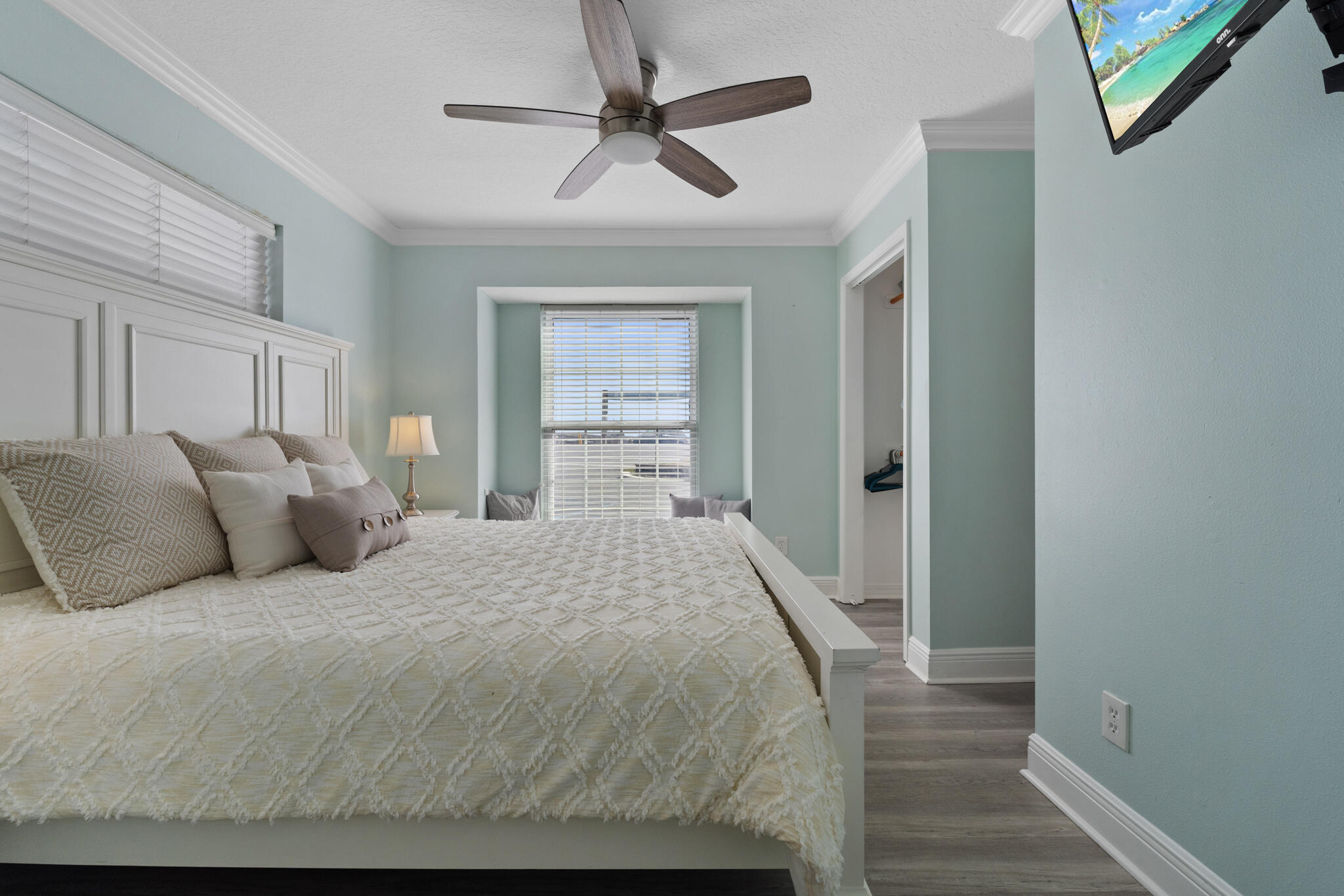 SUMMER BREEZE CONDO - Residential
