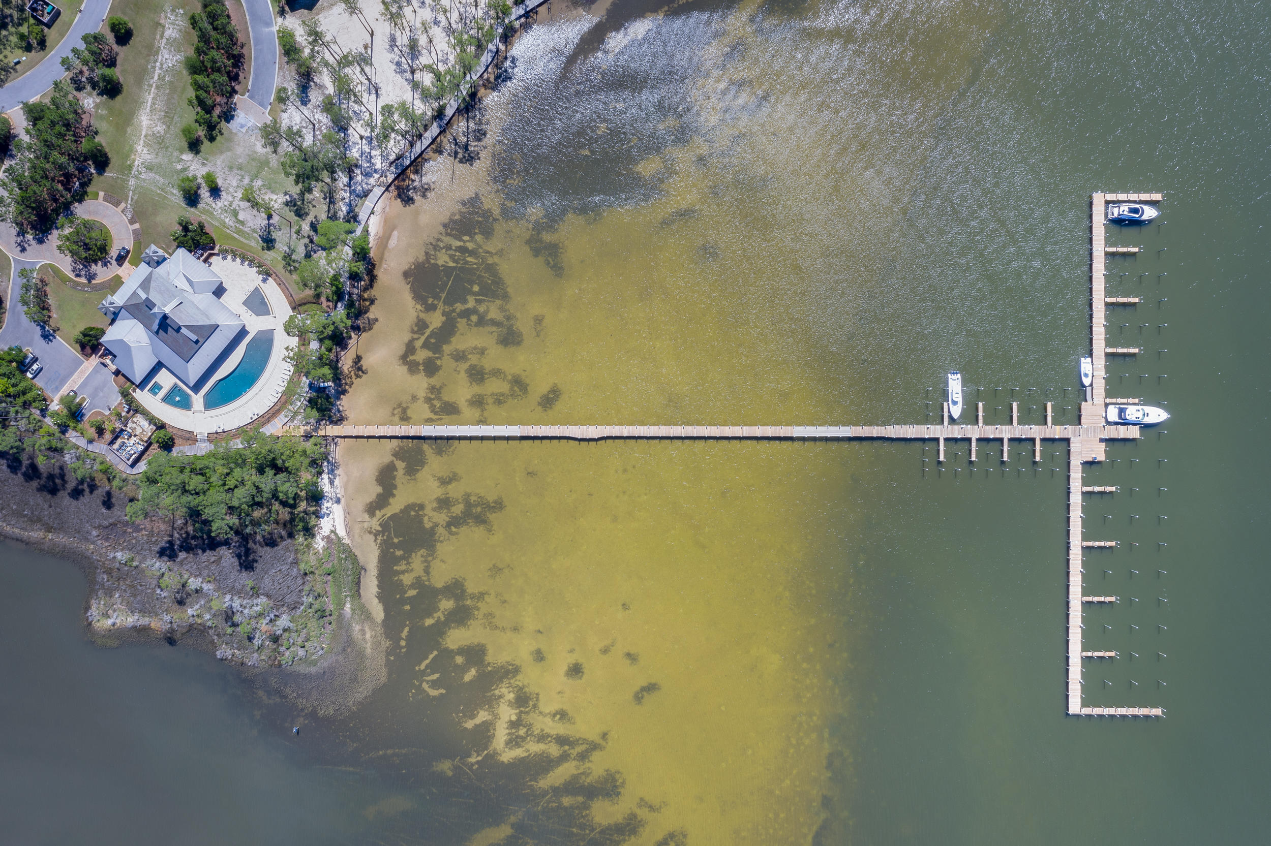 CHURCHILL OAKS - Land