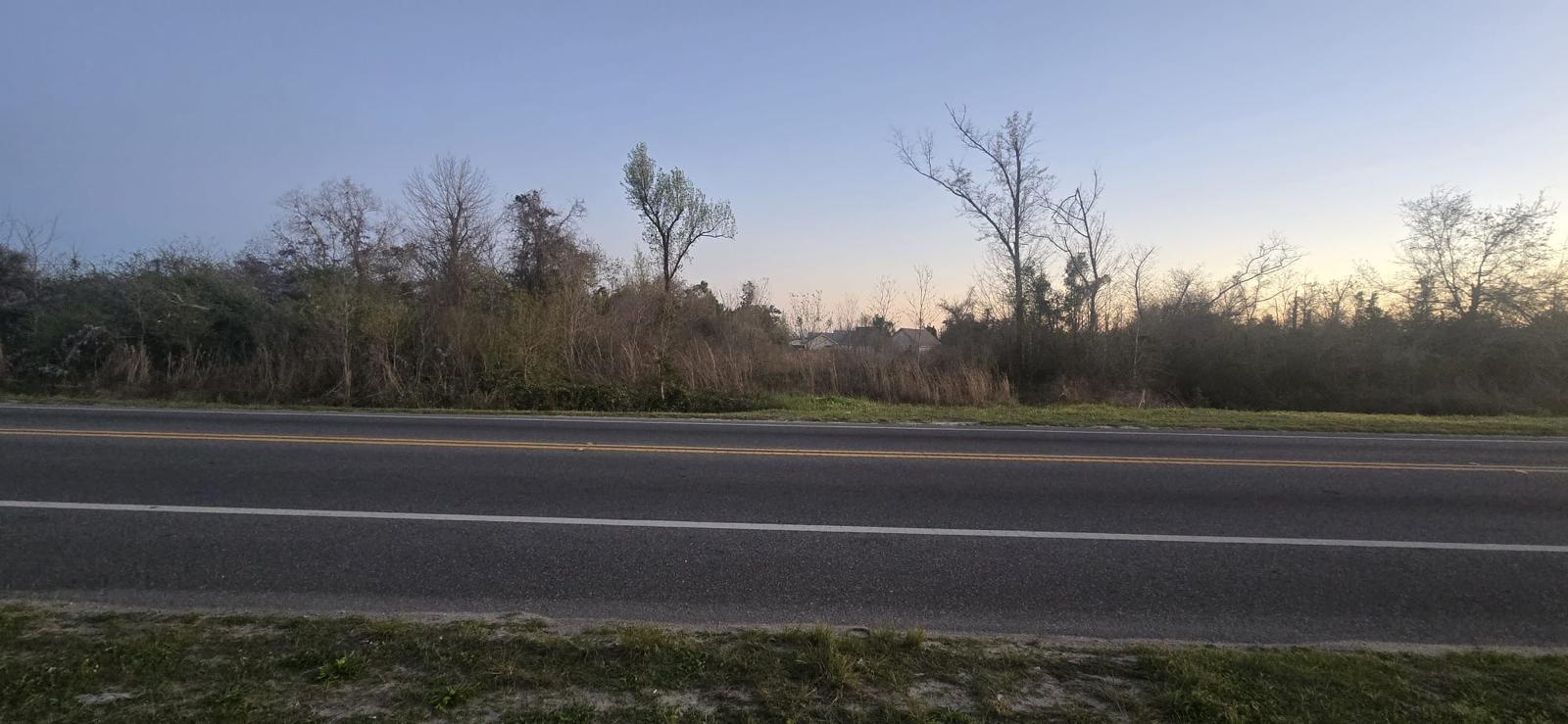 NO RECORDED SUBDIVISION - Land