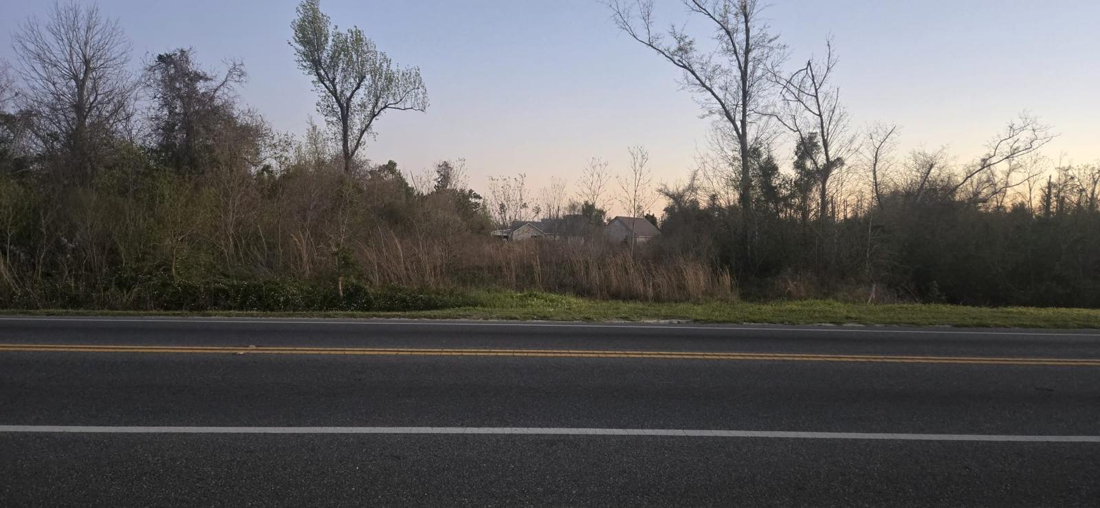 NO RECORDED SUBDIVISION - Land