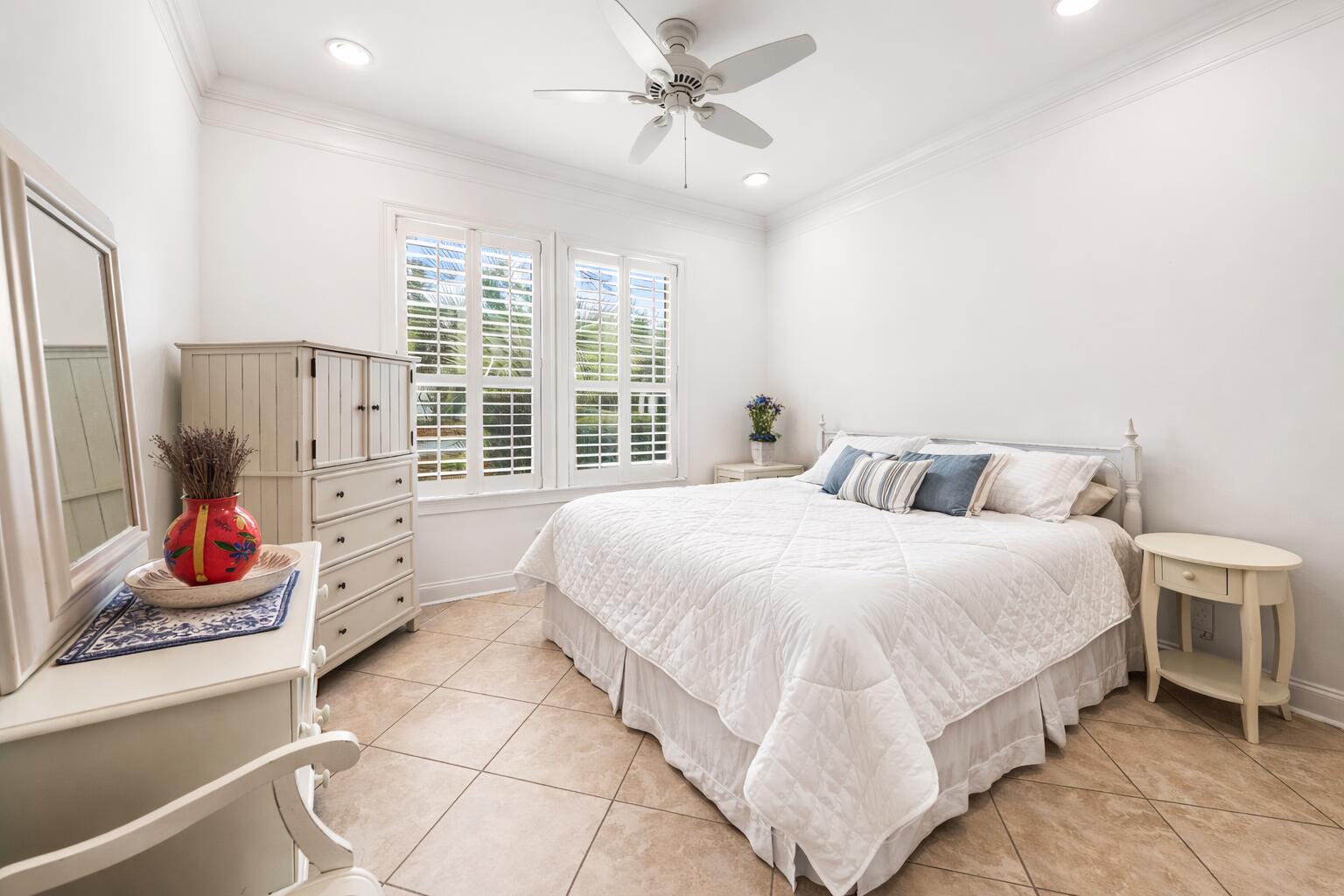 FAIRWAY VILLAS - Residential