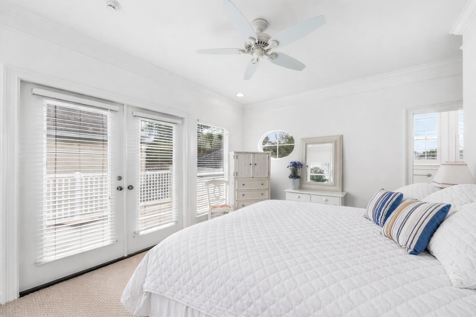 FAIRWAY VILLAS - Residential