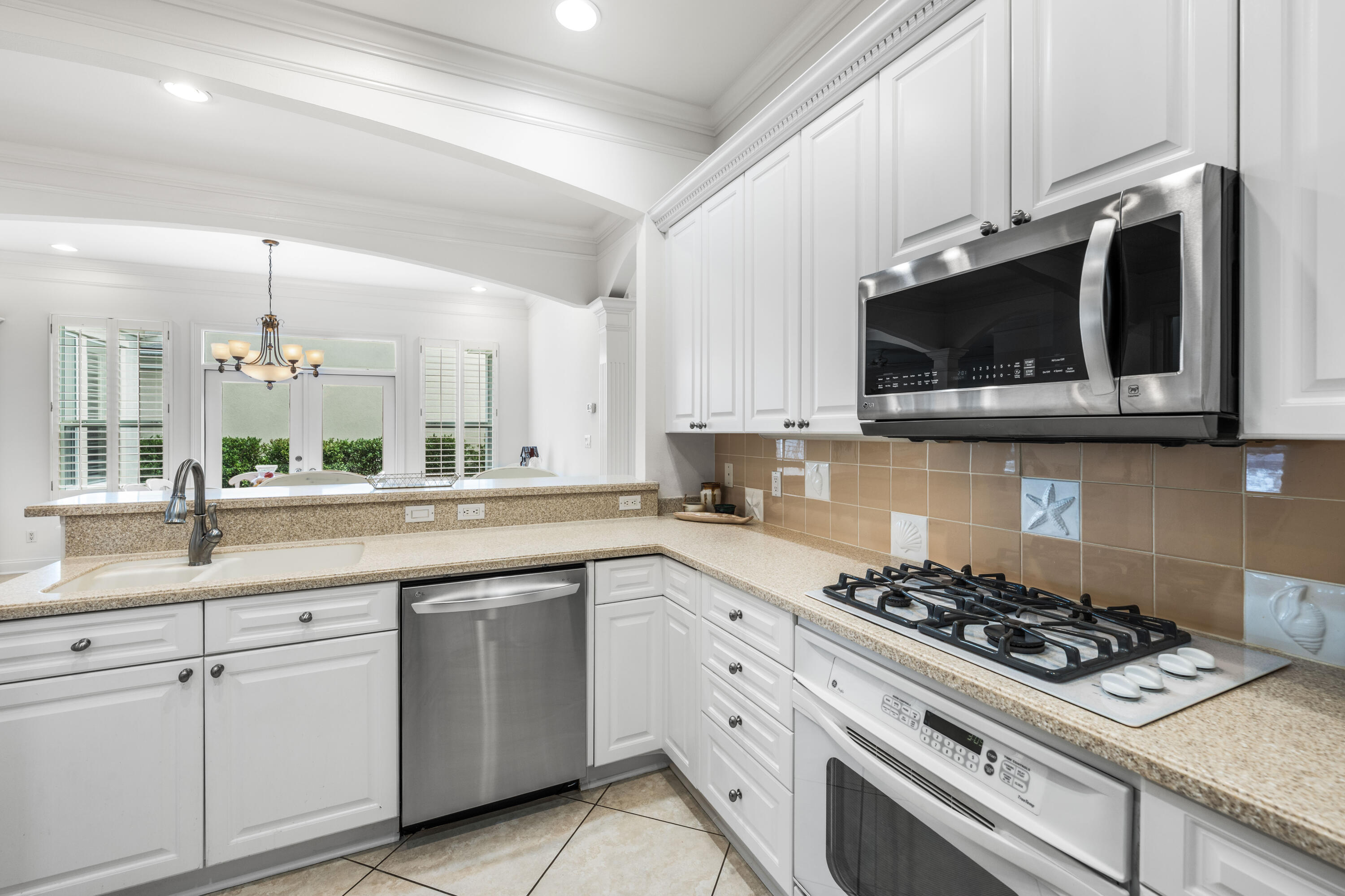 FAIRWAY VILLAS - Residential