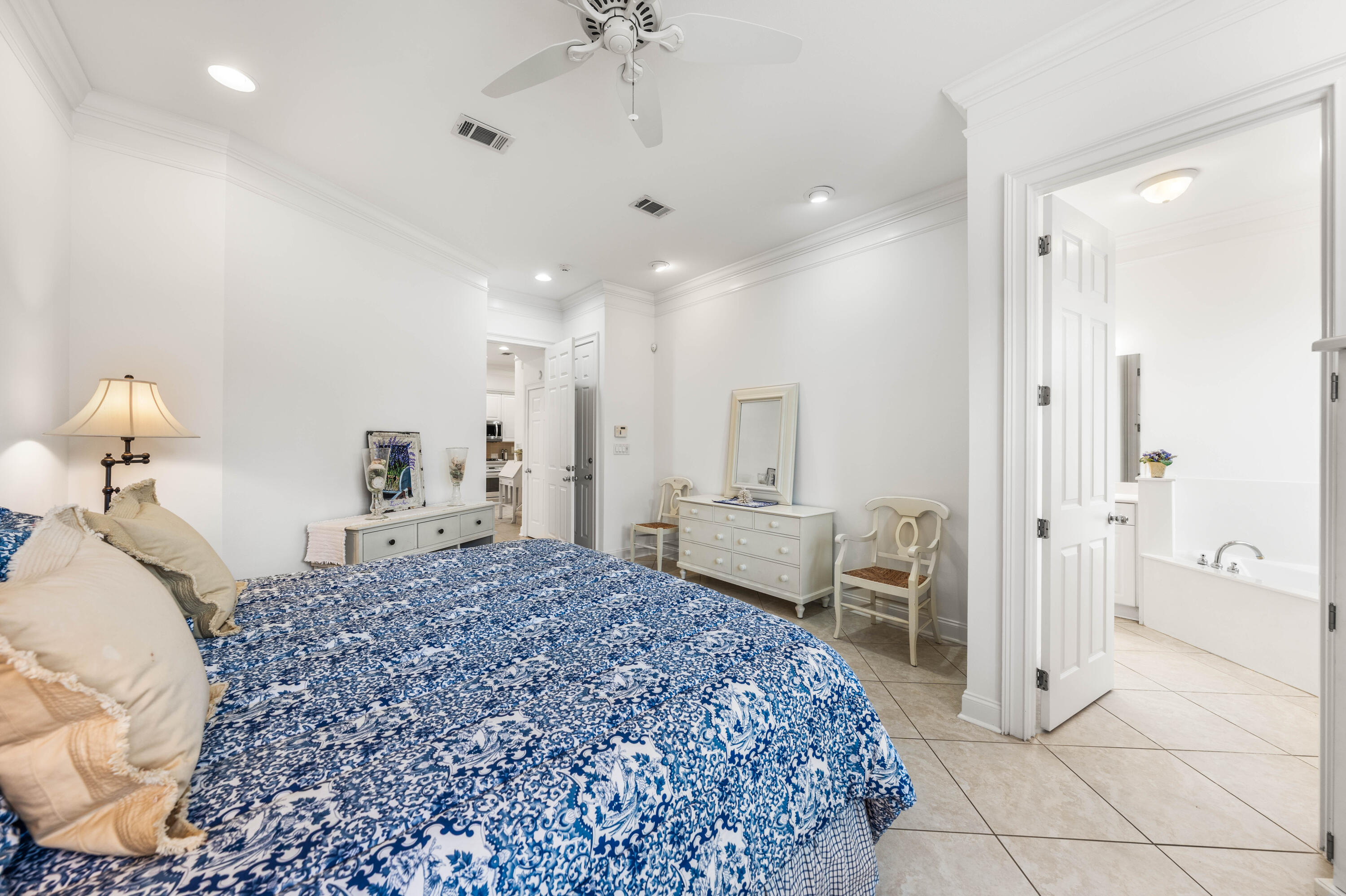 FAIRWAY VILLAS - Residential