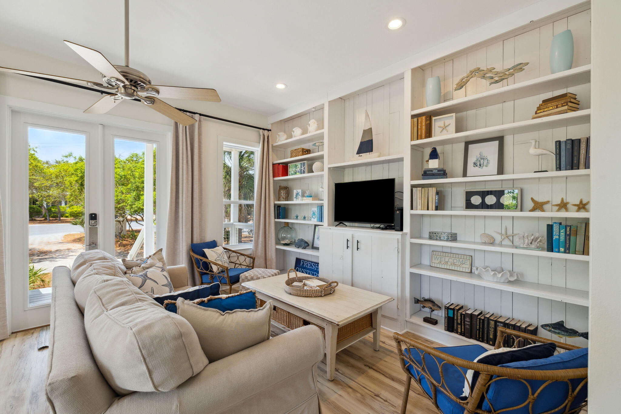 LAKEWOOD ESTATES - Residential
