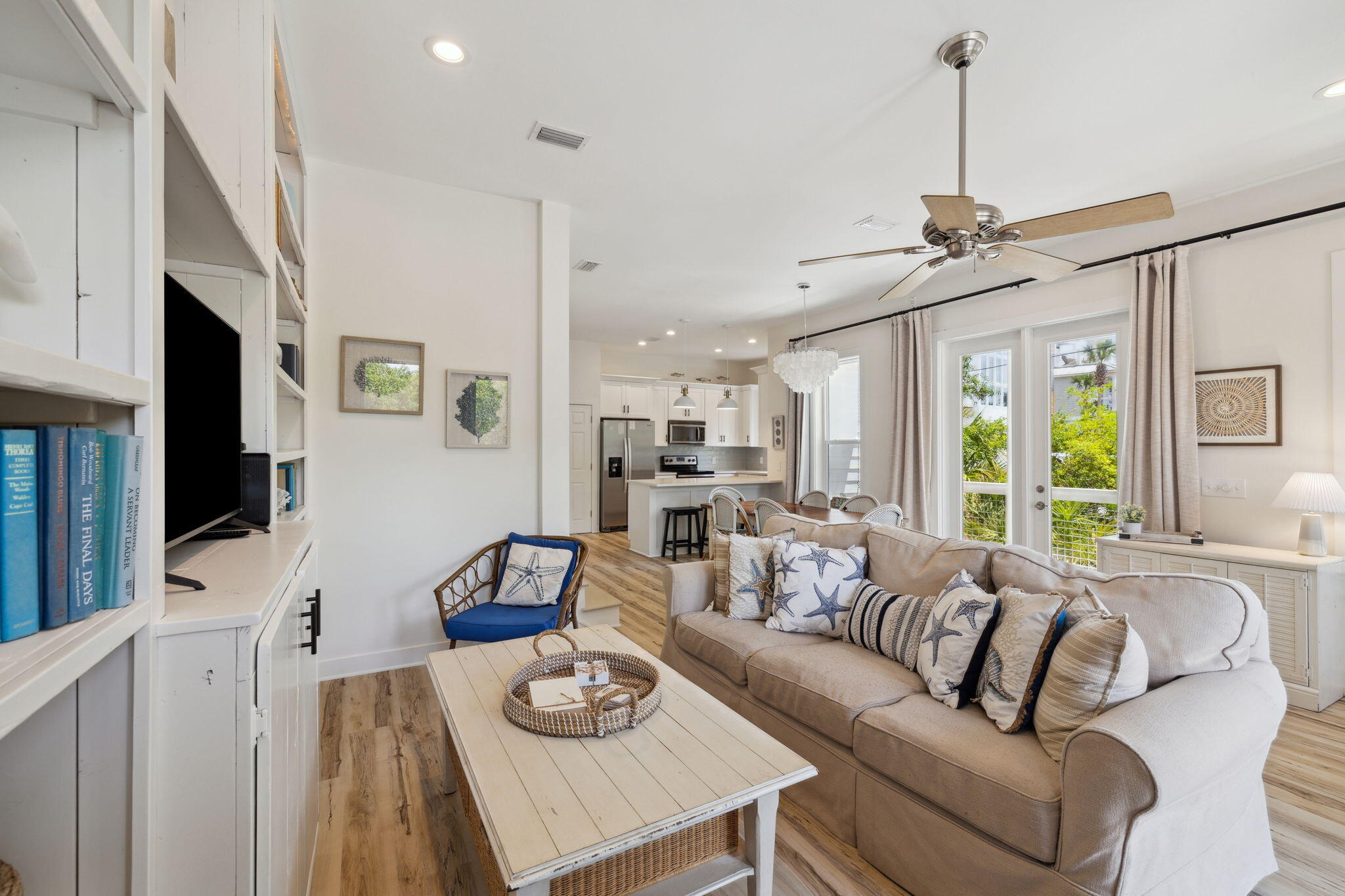LAKEWOOD ESTATES - Residential