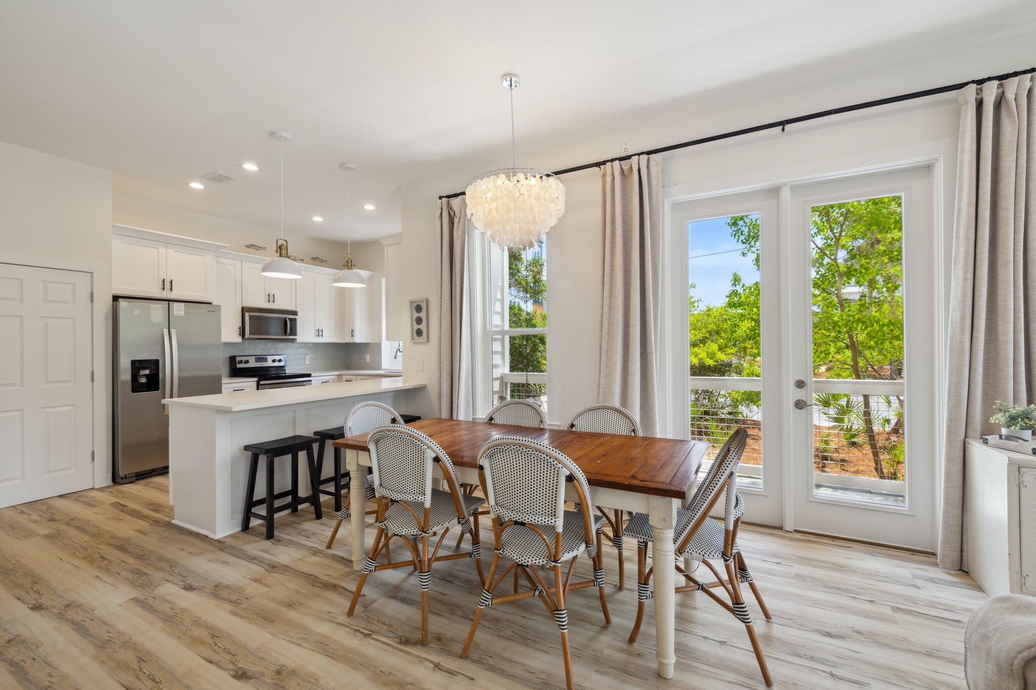 LAKEWOOD ESTATES - Residential