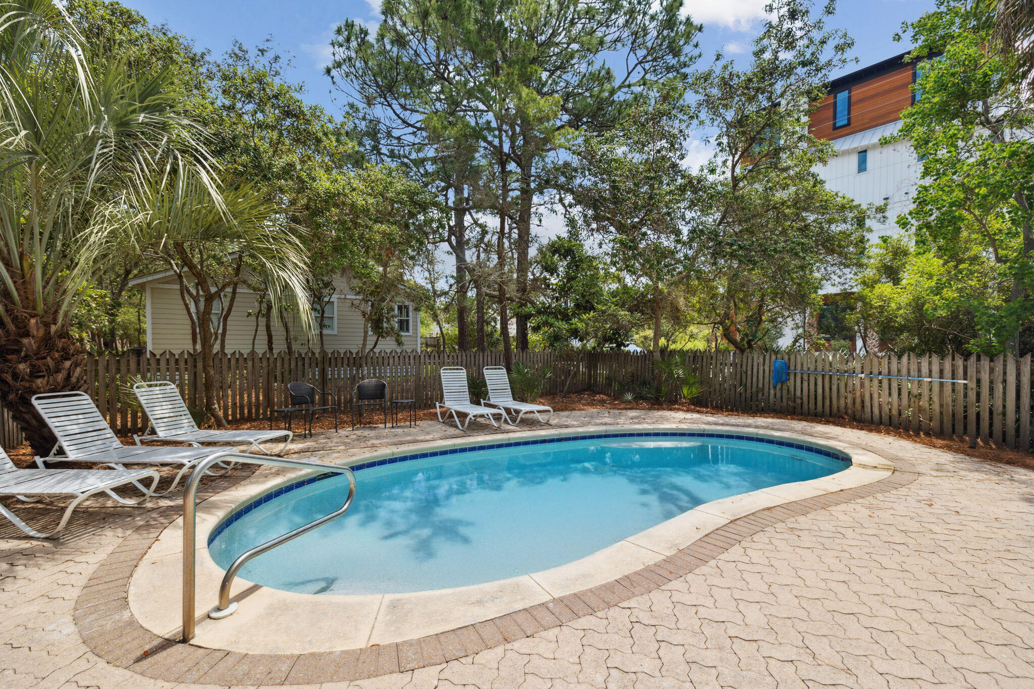 LAKEWOOD ESTATES - Residential