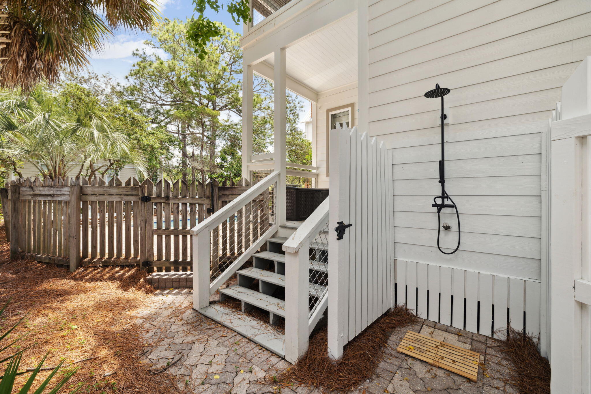 LAKEWOOD ESTATES - Residential