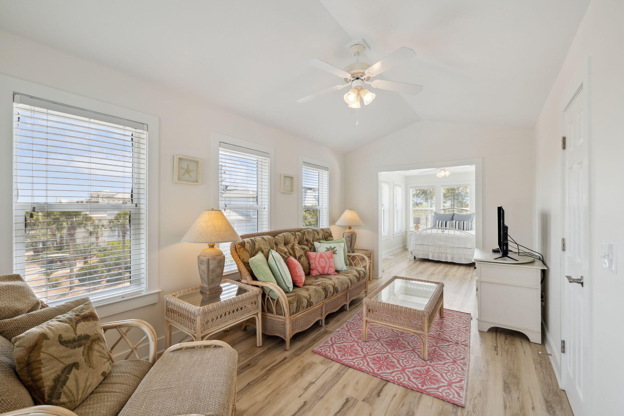 LAKEWOOD ESTATES - Residential