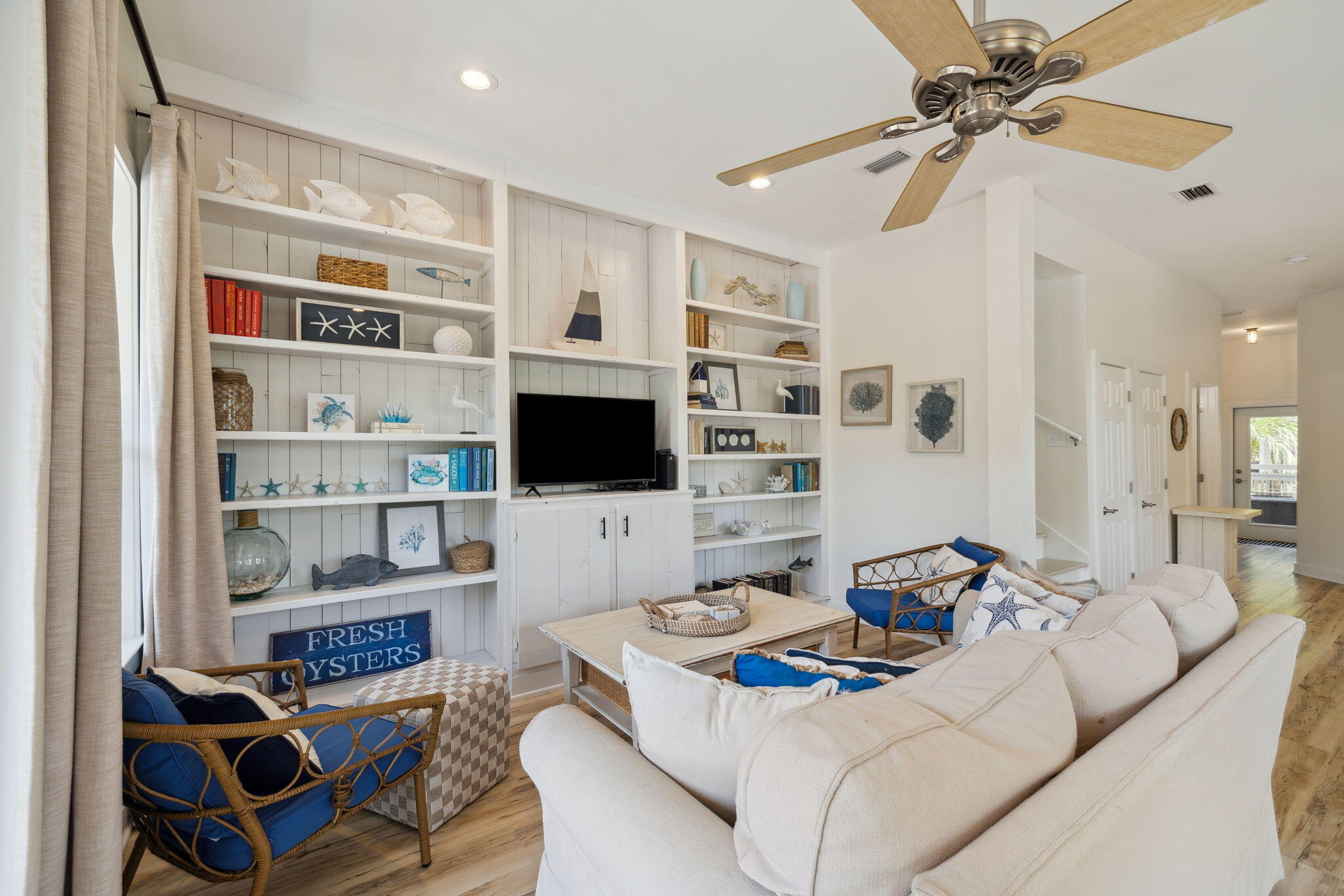 LAKEWOOD ESTATES - Residential