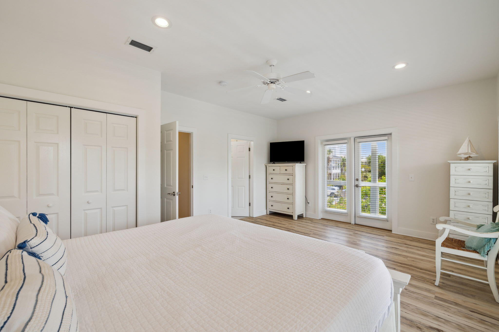 LAKEWOOD ESTATES - Residential