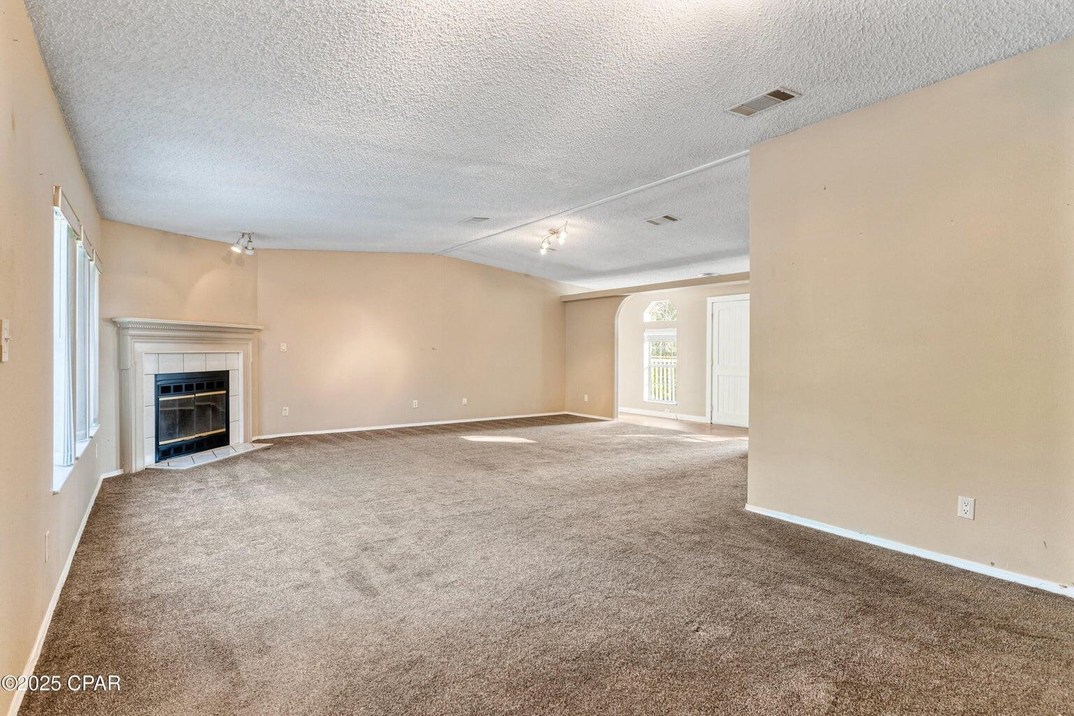 LAKEVIEW ESTATES - Residential