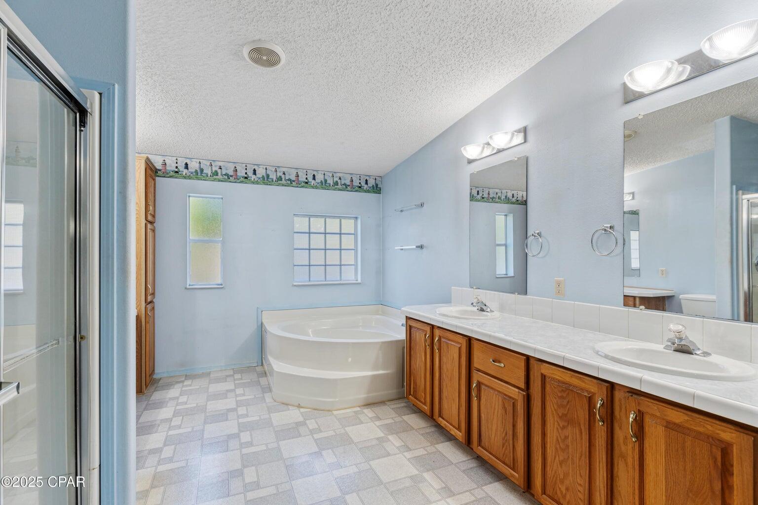 LAKEVIEW ESTATES - Residential
