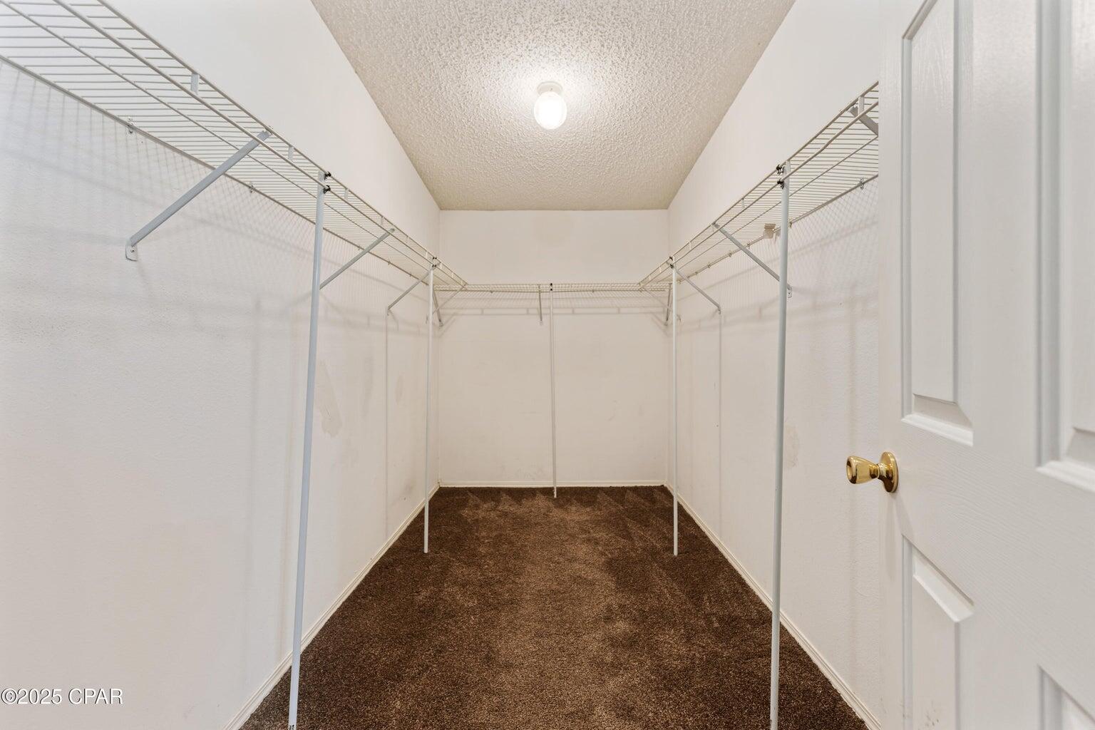 LAKEVIEW ESTATES - Residential