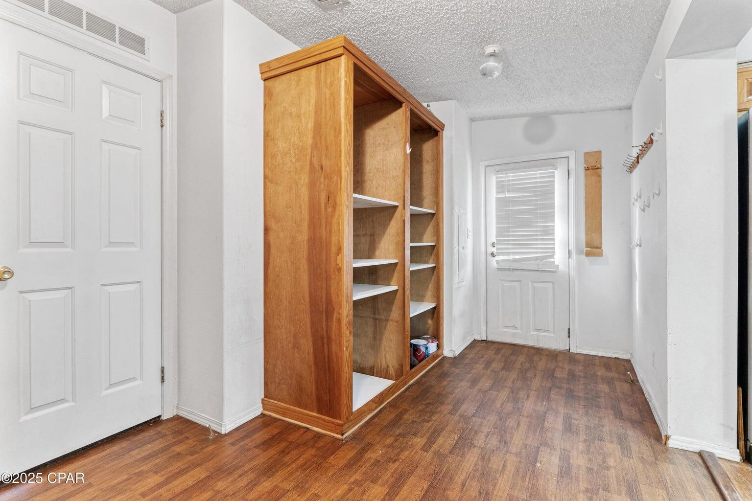 LAKEVIEW ESTATES - Residential