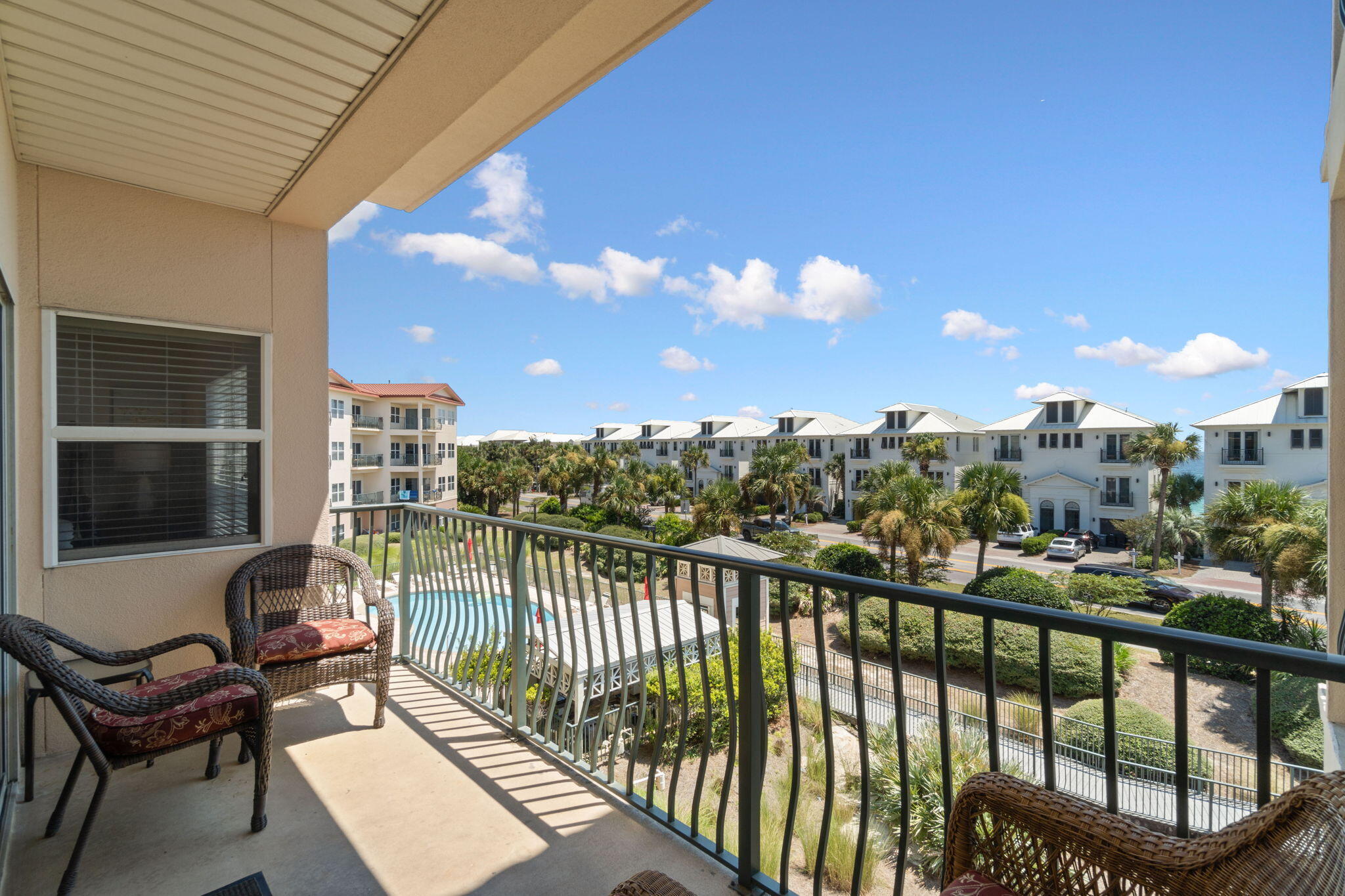 EMERALD WATERS - Residential