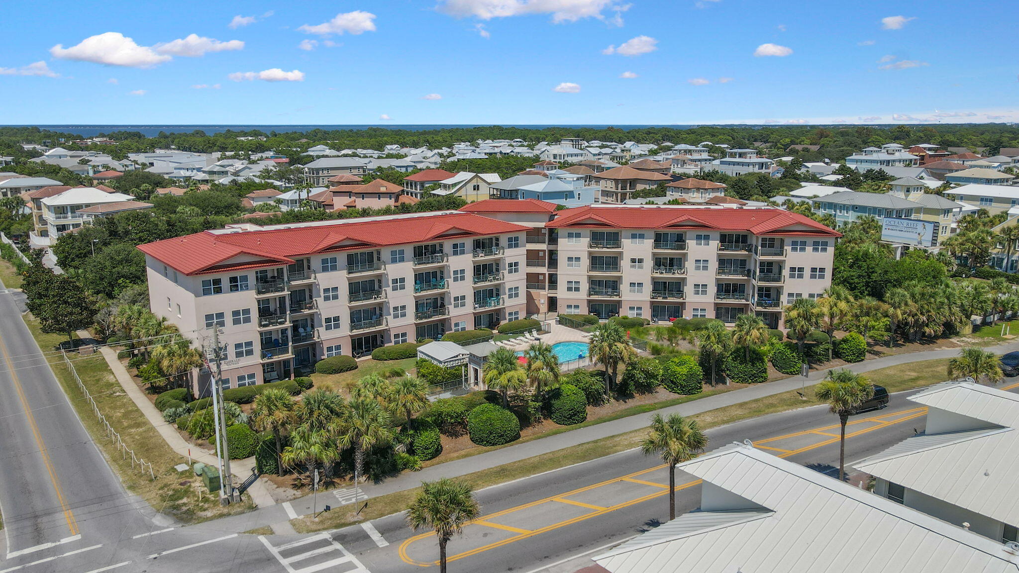 EMERALD WATERS - Residential